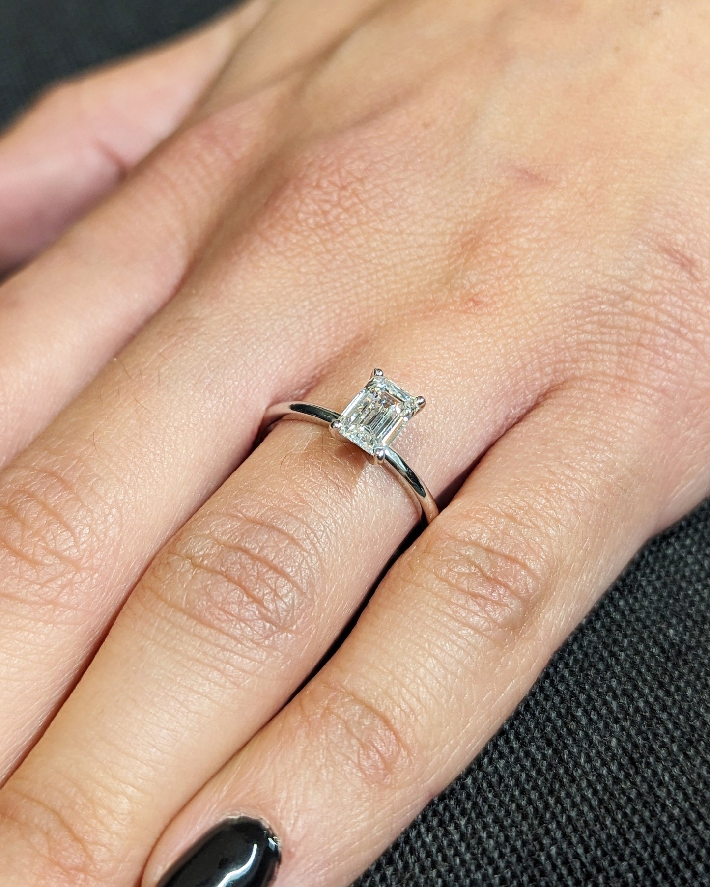 1 ct Anillo de Compromiso Solitario Corte Esmeralda