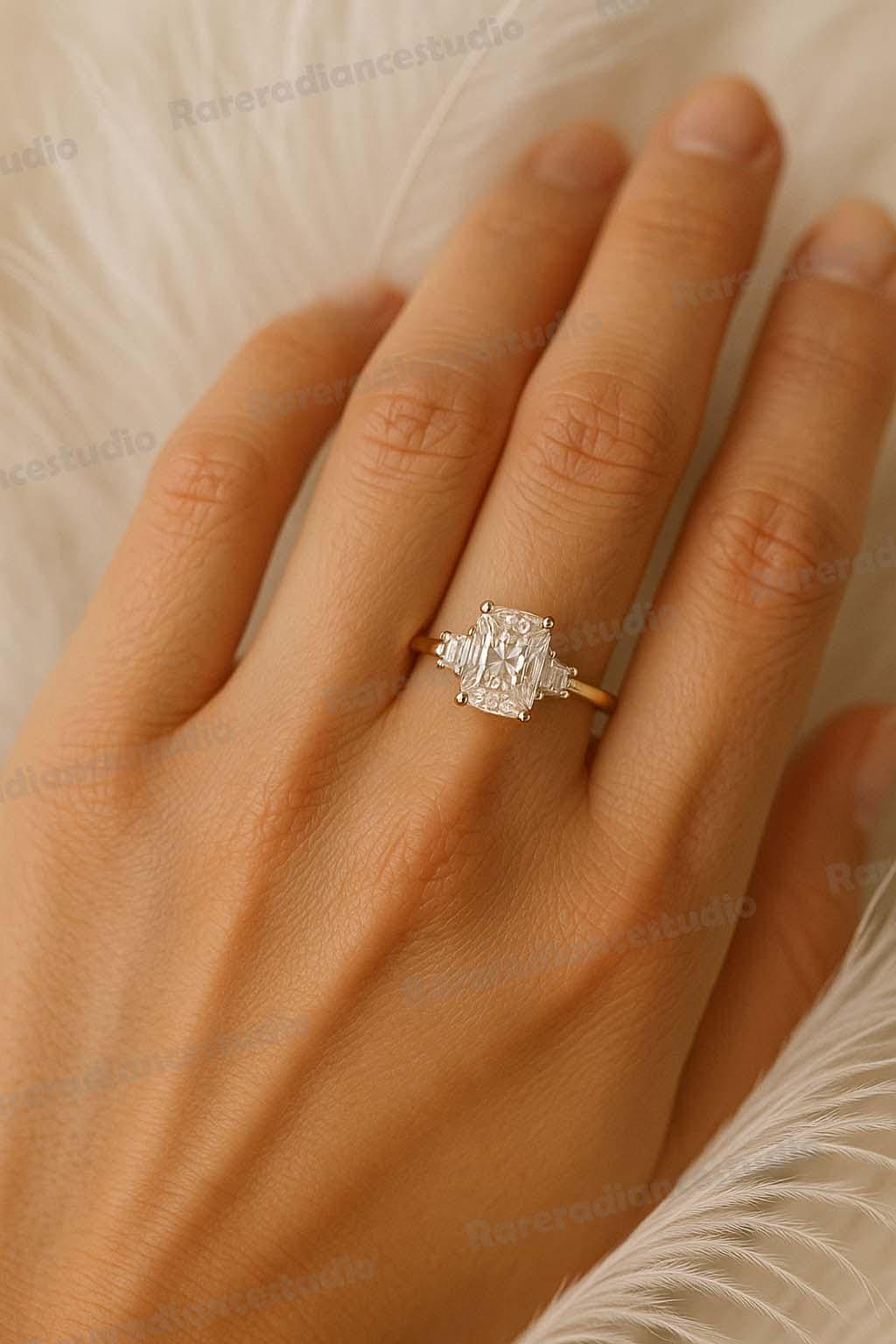 1.50 ct Anillo de Compromiso Corte Esmeralda con Piedras Laterales