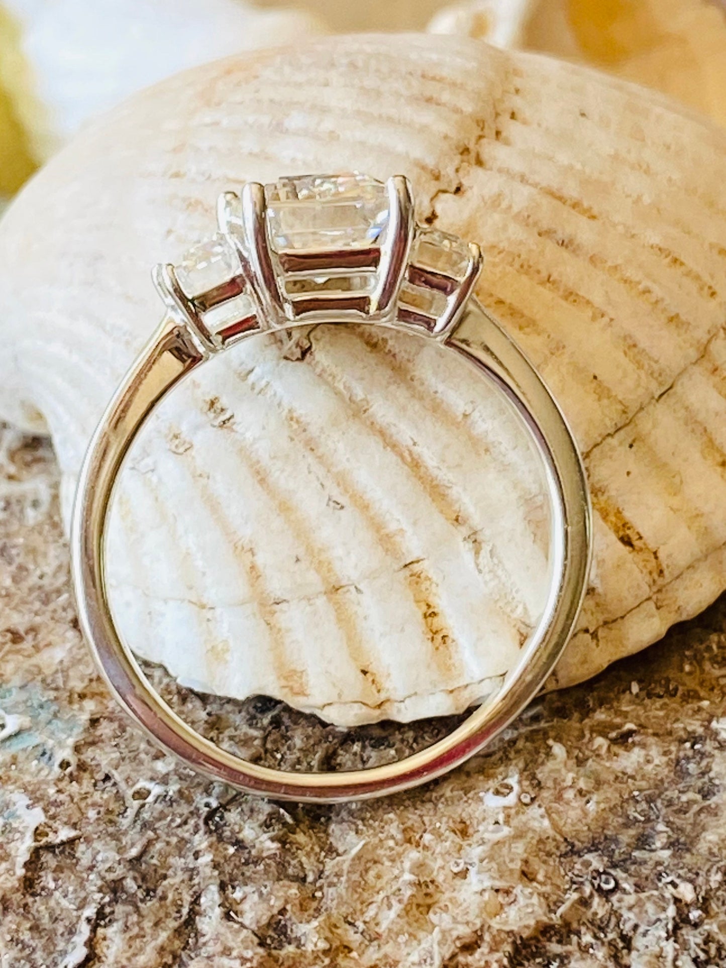 2 ct Anillo de Compromiso Tres Piedras Corte Esmeralda