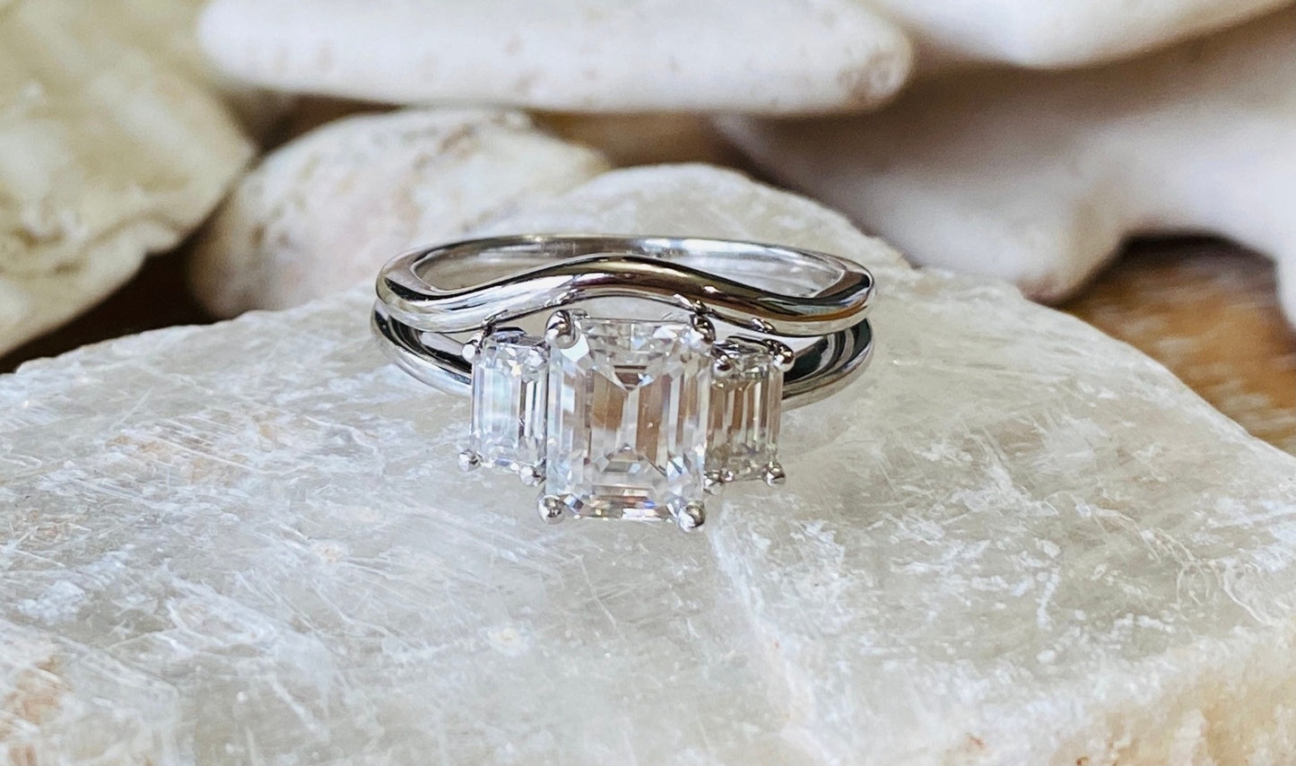 2 ct Anillo de Compromiso Tres Piedras Corte Esmeralda