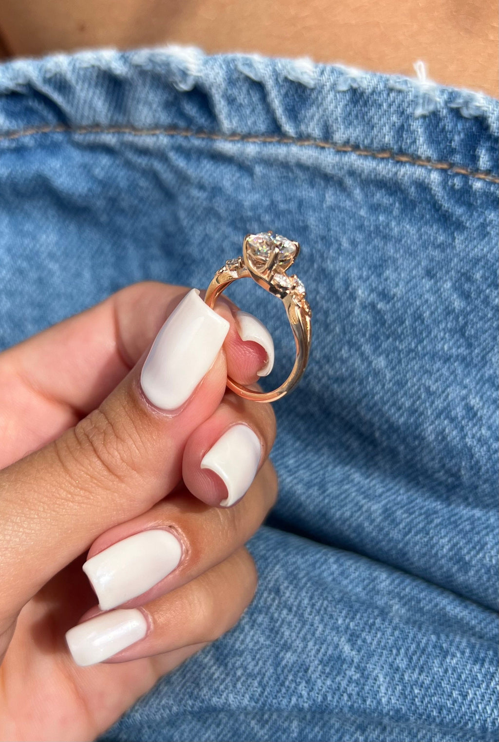 Clarisa Anillo de compromiso inspirado en la naturaleza con diamante de laboratorio de 1 quilate