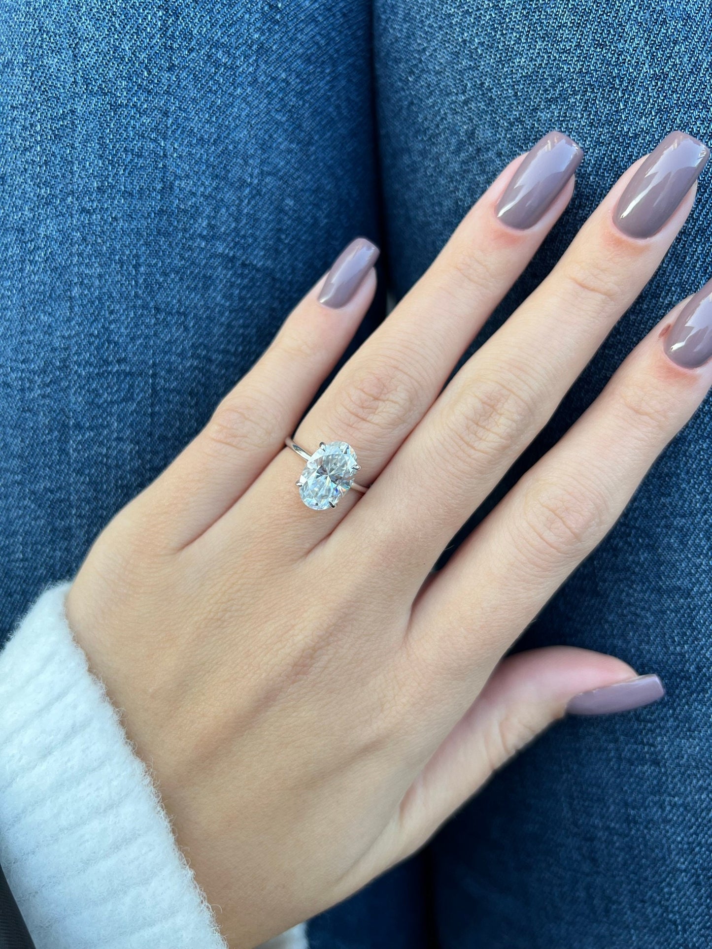 3 ct · Anillo de Compromiso Solitario Corte Ovalado con Halo Oculto