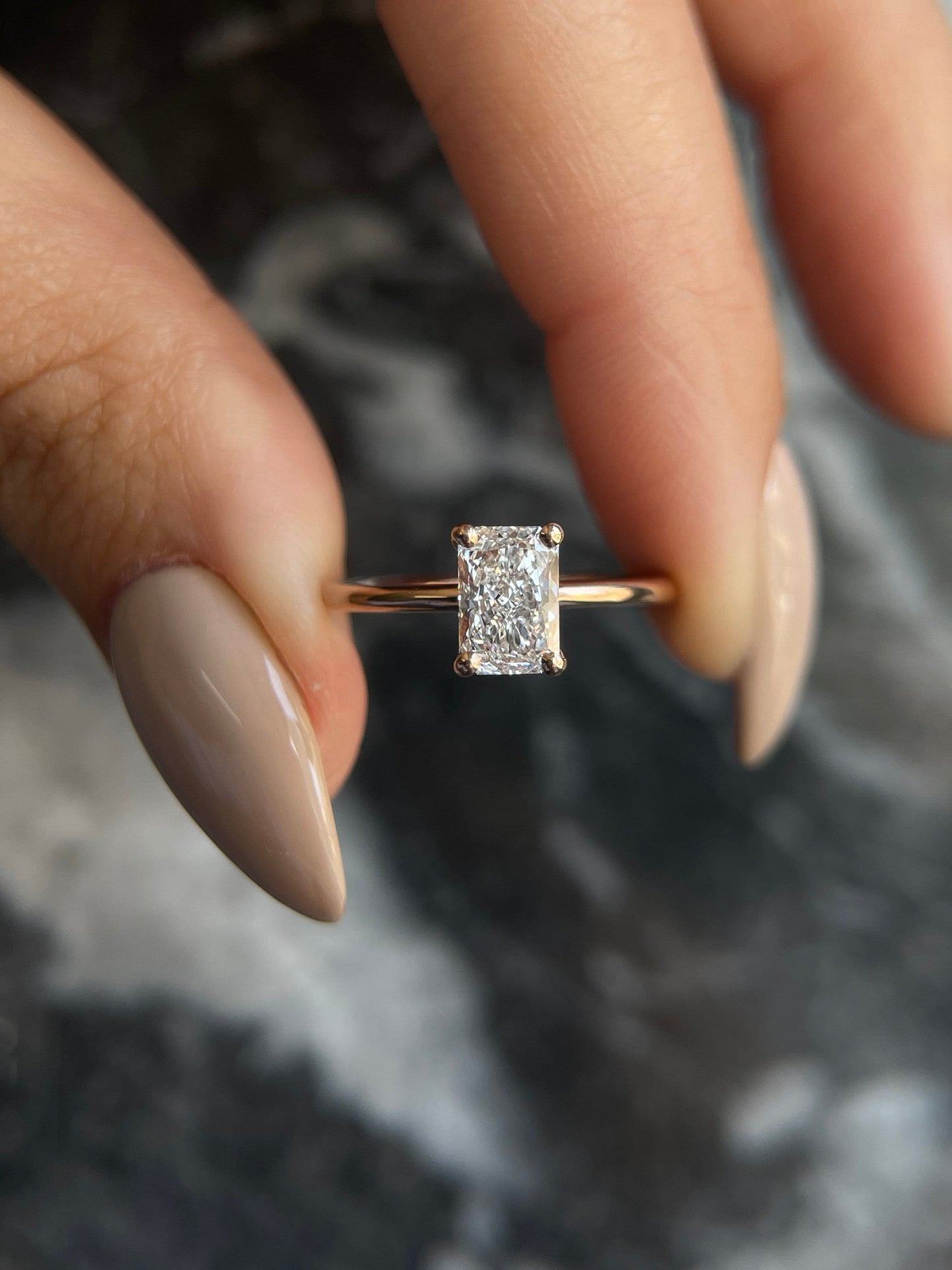 1 ct Anillo de Compromiso Solitario Corte Radiante