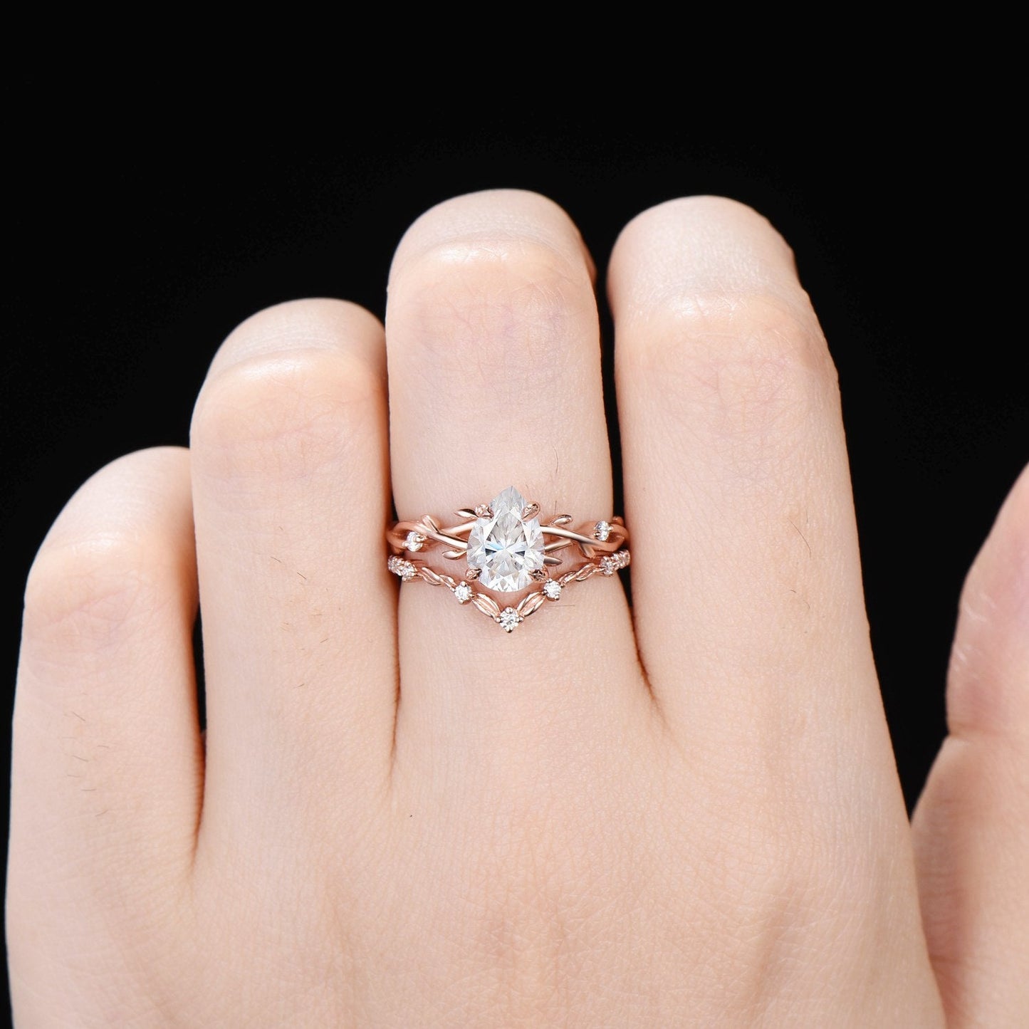 Clavel — Set Nupcial Diamante de Laboratorio Pera 1.25 ct Oro 14K