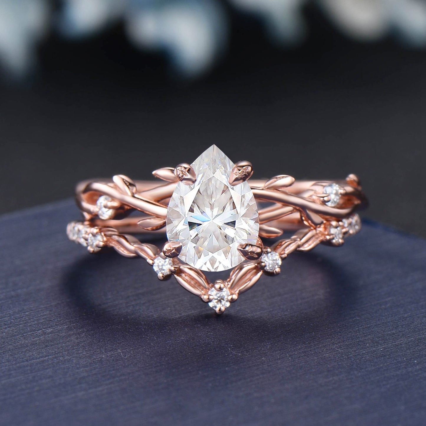 Clavel — Set Nupcial Diamante de Laboratorio Pera 1.25 ct Oro 14K