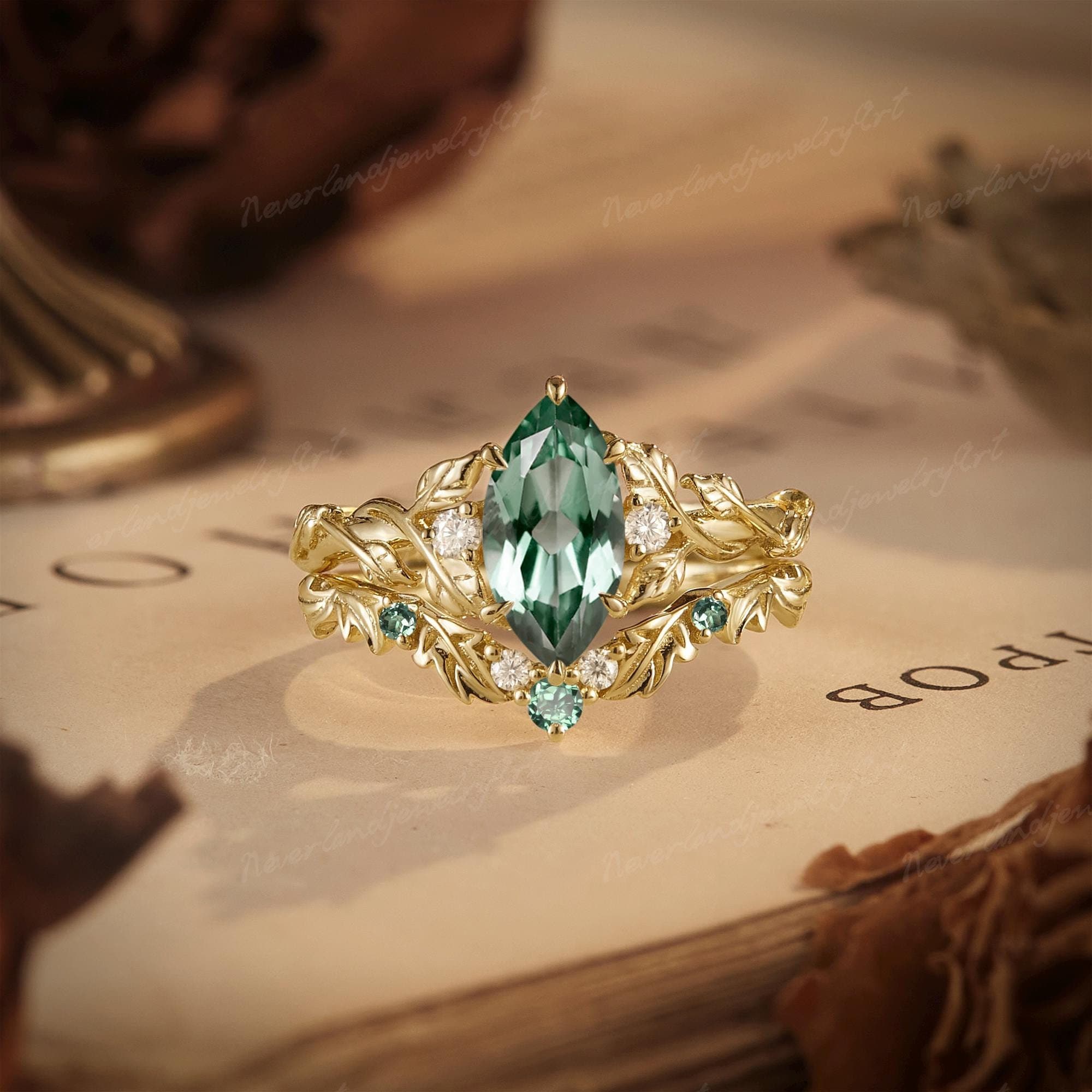 Calypso Set Nupcial Vintage ANILLO COMPROMISO 1 Quilate + ARGOLLA DE MATRIMONIO de Diamante Laboratorio Verde en Forma de Marquise