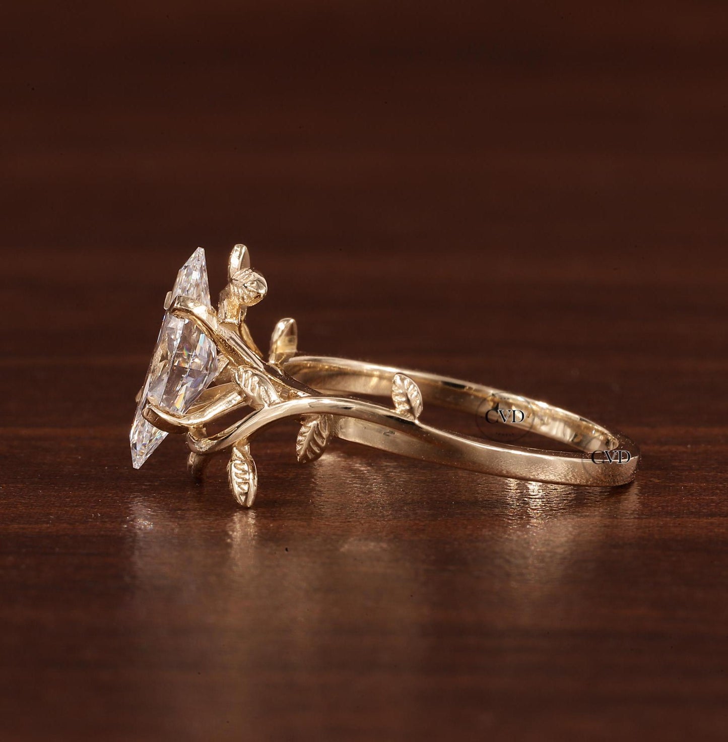 Mirto — Anillo de Compromiso Diamante de Laboratorio Marquise 1 ct Oro 14K