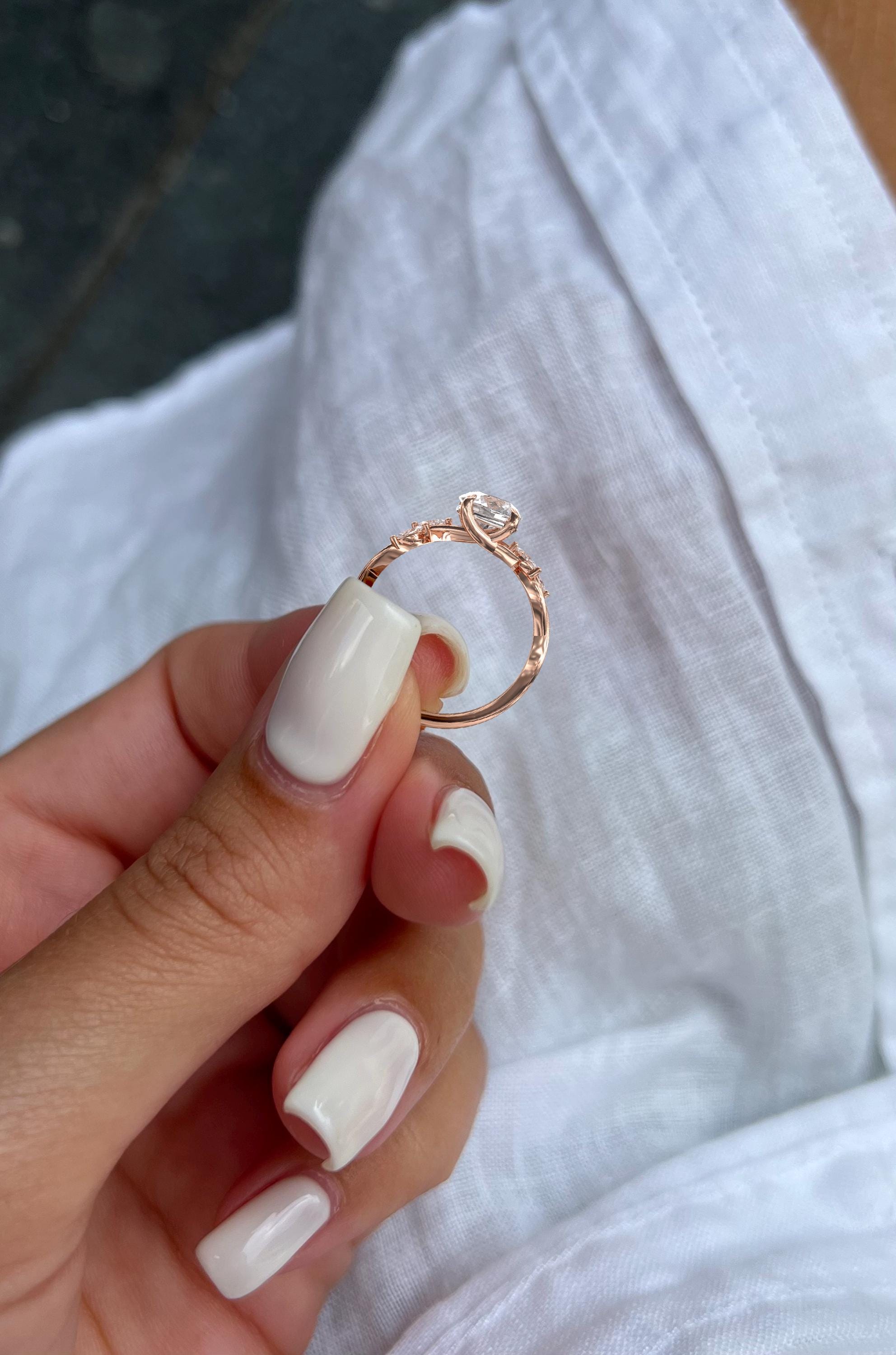 Ophelia Anillo Vintage Diamante de Laboratorio de 1 Quilate Inspirado en la Naturaleza