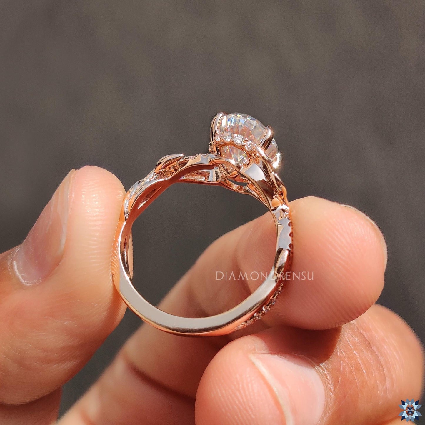 Melisa — Anillo de Compromiso Diamante de Laboratorio Oval Pavé 2.21 ct Oro 14K