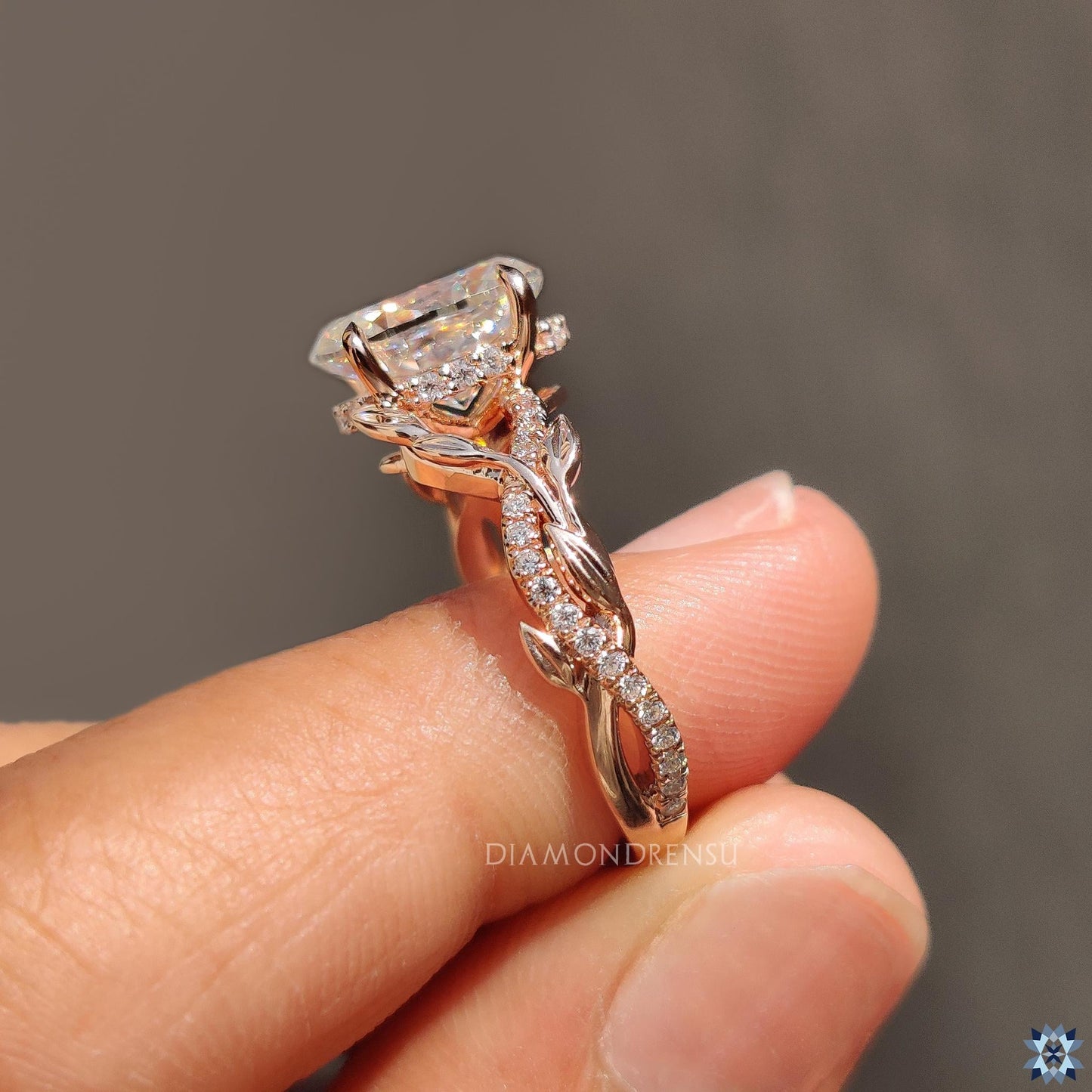 Melisa — Anillo de Compromiso Diamante de Laboratorio Oval Pavé 2.21 ct Oro 14K