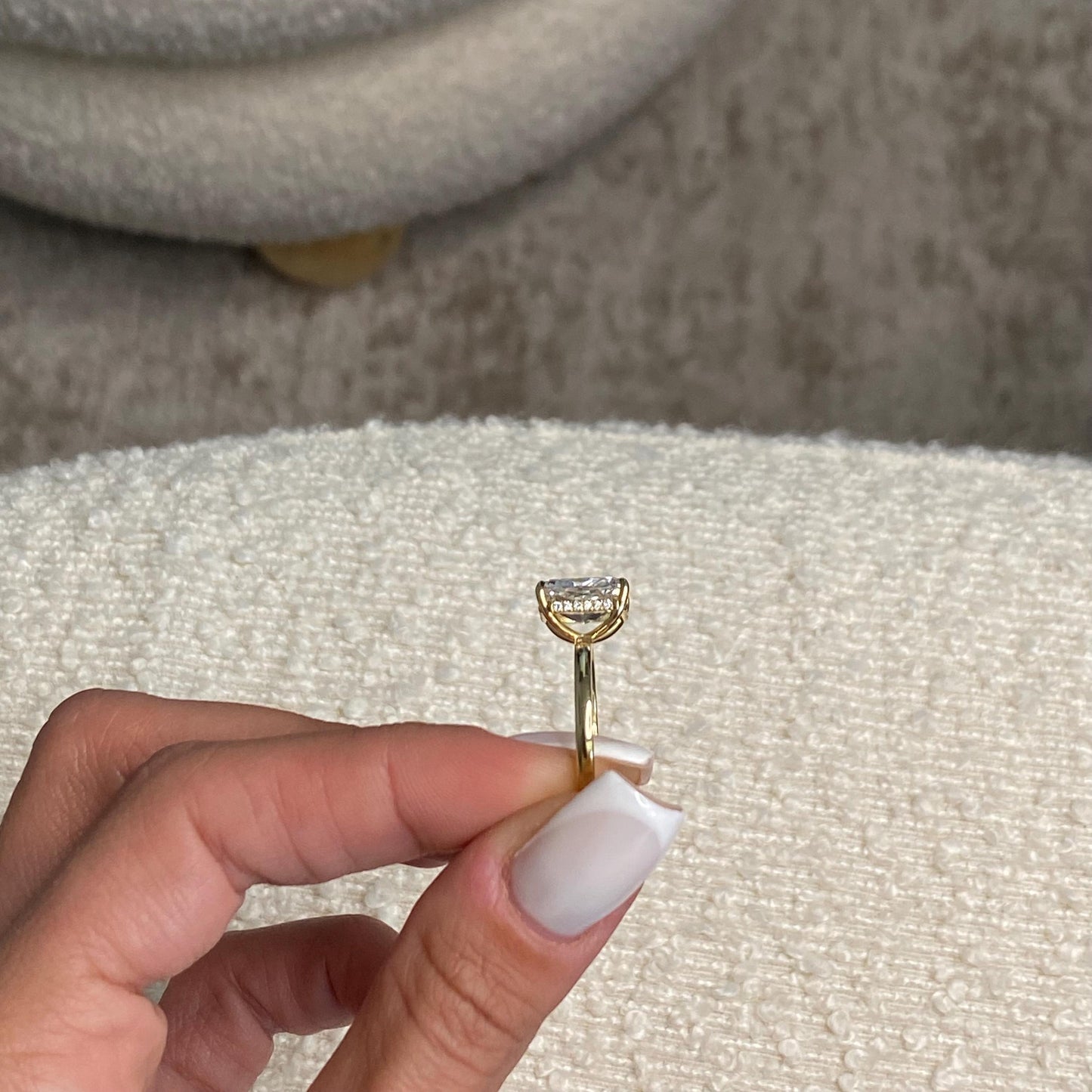 3 ct Anillo de Compromiso Solitario Corte Radiante con Halo Oculto