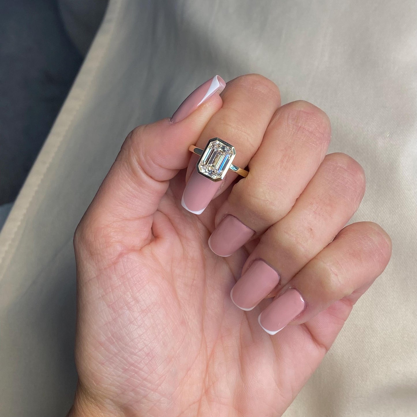 3 ct Anillo de Compromiso con Diamante Corte Esmeralda Lab-Grown