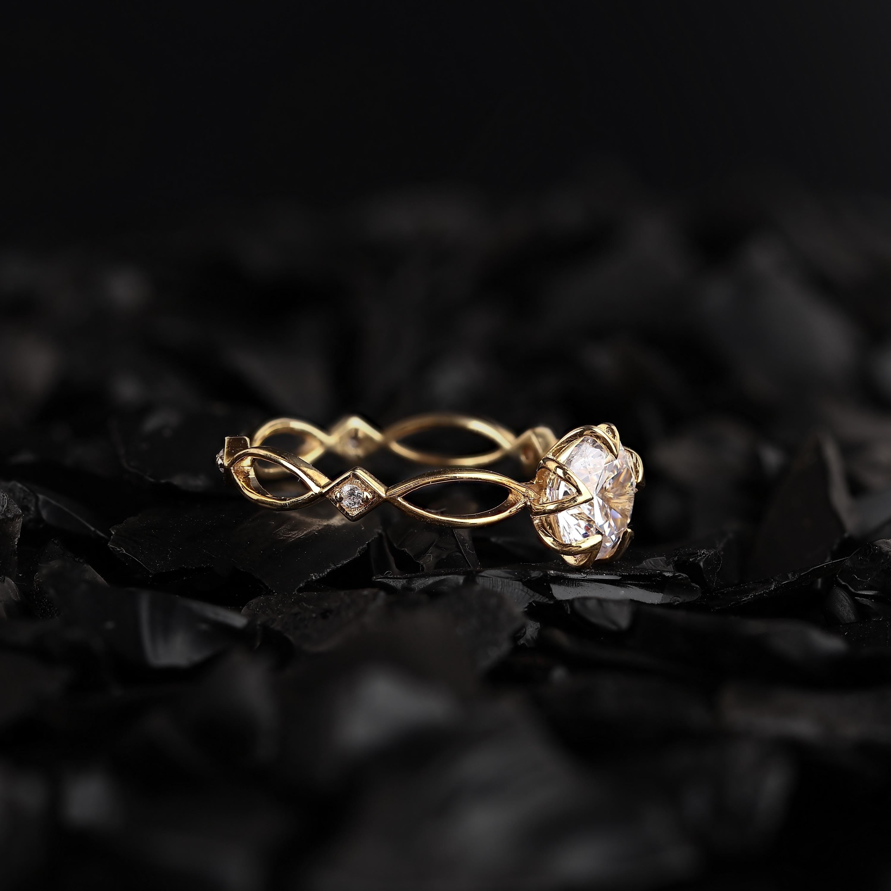 Zora 1.19 Ct Anillo de Compromiso de Diamante Creado en Laboratorio Inspirado en la Naturaleza de Oro de 14K