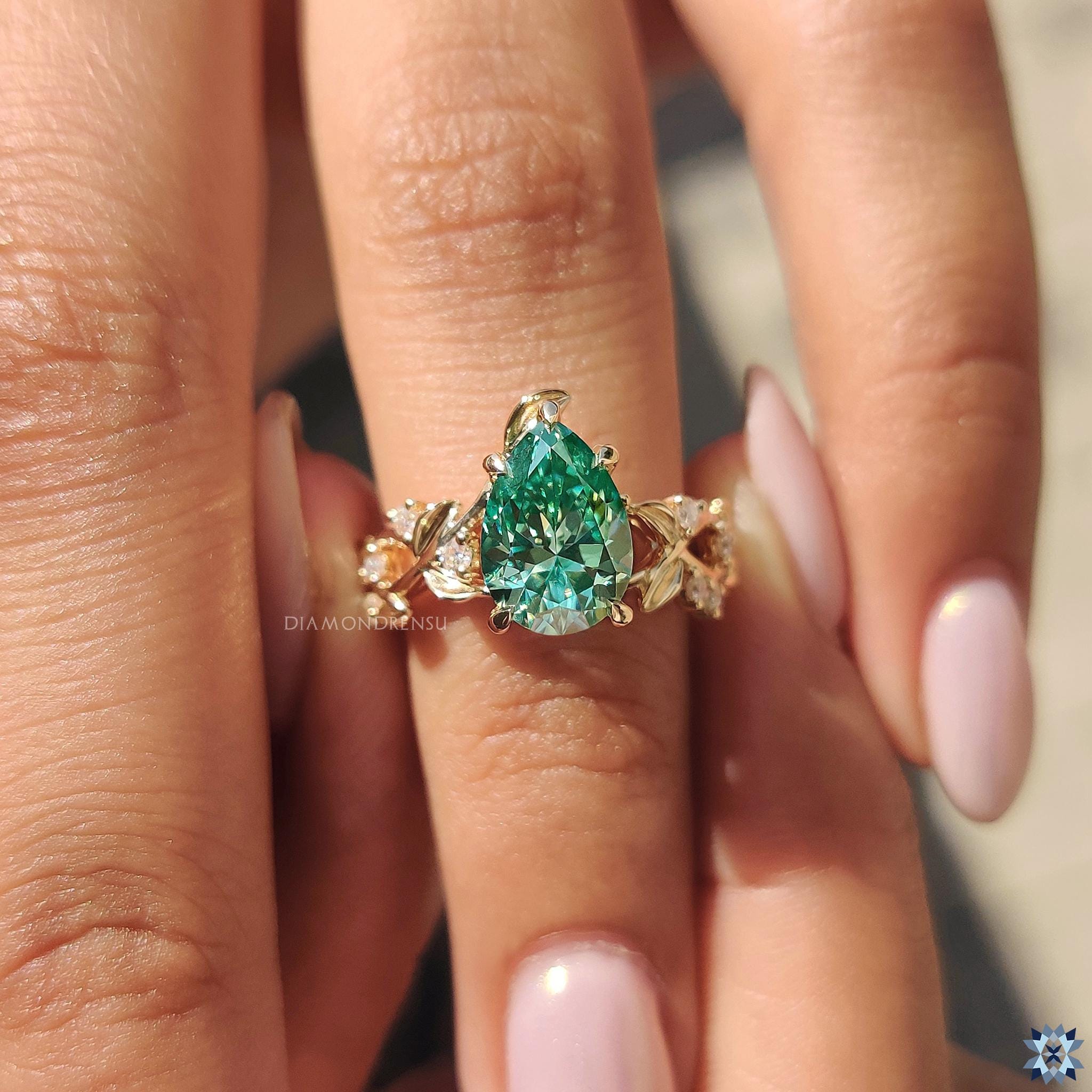 Espíritu del Bosque 1.55 ct Anillo de Compromiso de Diamante Verde Inspirado en la Naturaleza