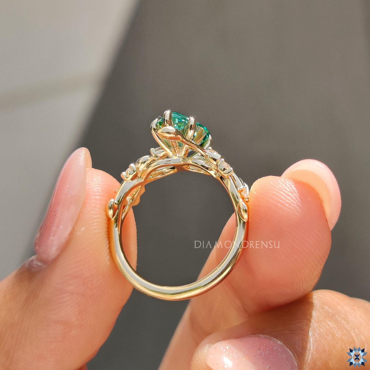 Cedrela — Anillo de Compromiso Diamante Verde 1.55 ct Oro 14K