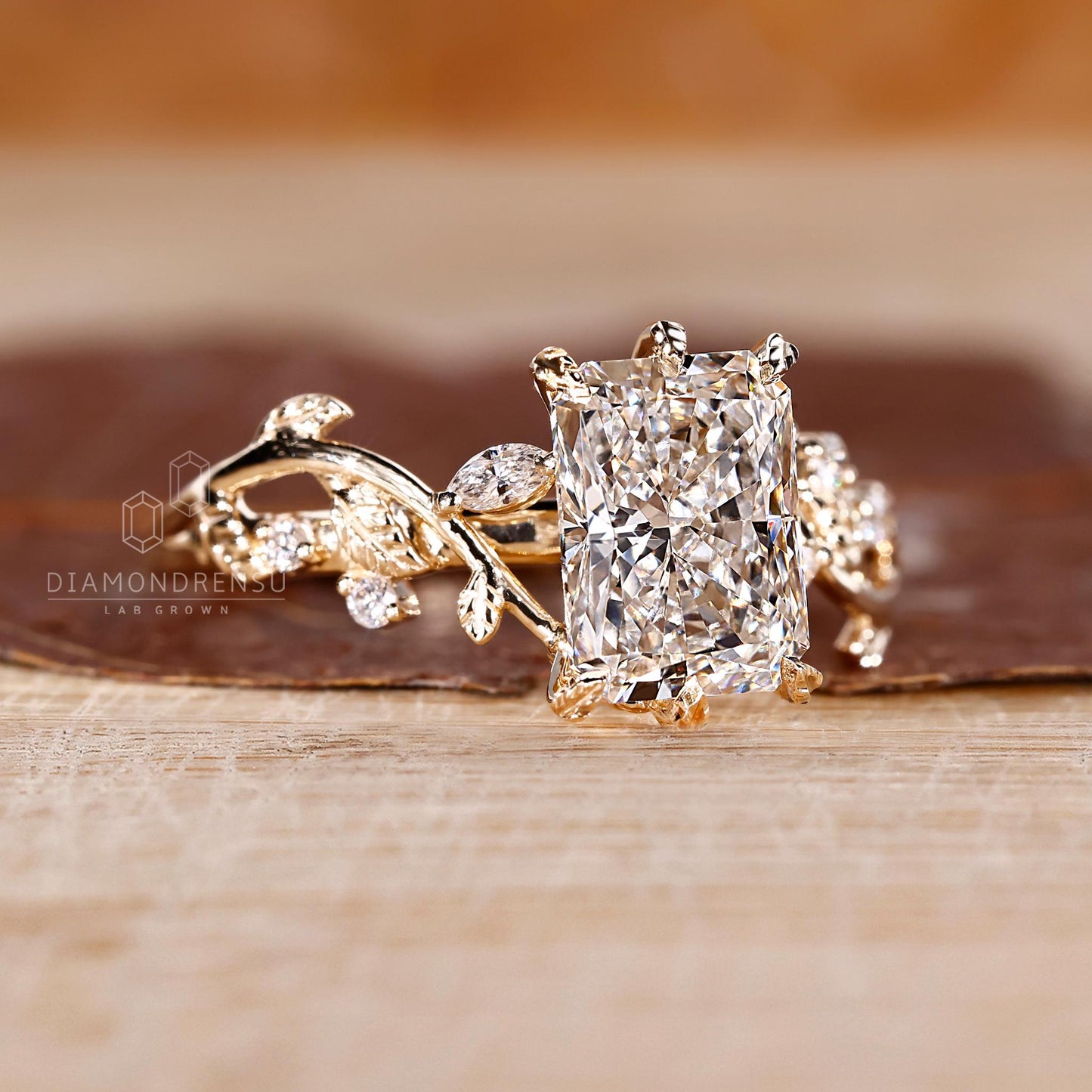 Orquídea — Anillo de Compromiso Diamante de Laboratorio Radiante 2 ct Oro 14K