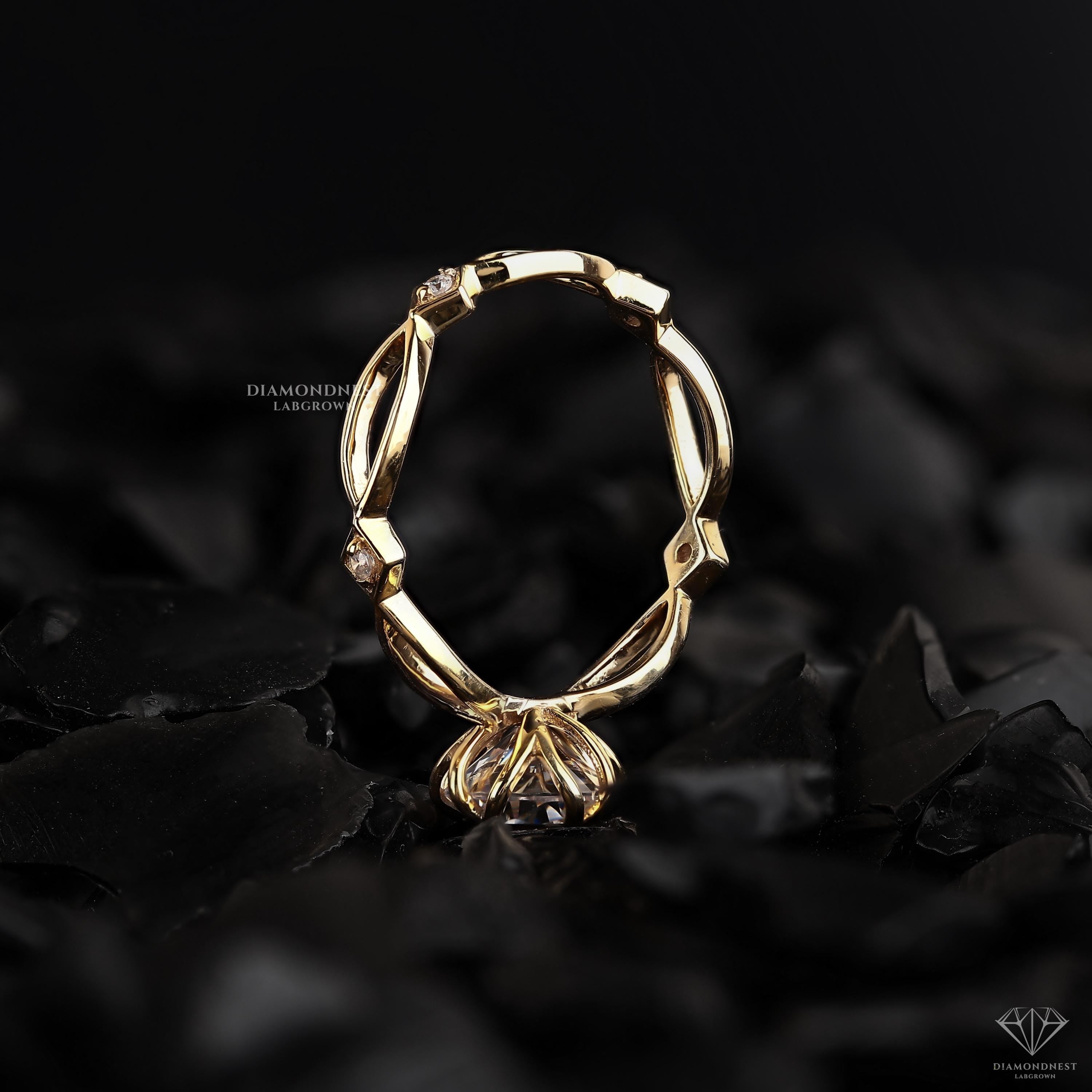 Zora 1.19 Ct Anillo de Compromiso de Diamante Creado en Laboratorio Inspirado en la Naturaleza de Oro de 14K