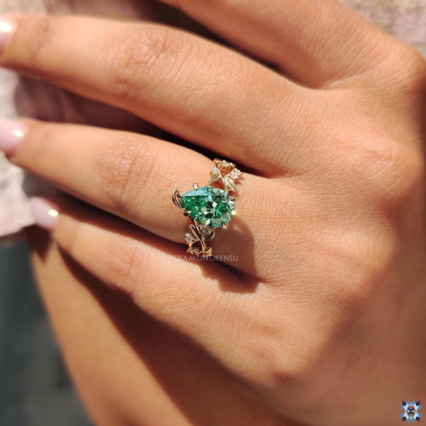 Cedrela — Anillo de Compromiso Diamante Verde 1.55 ct Oro 14K