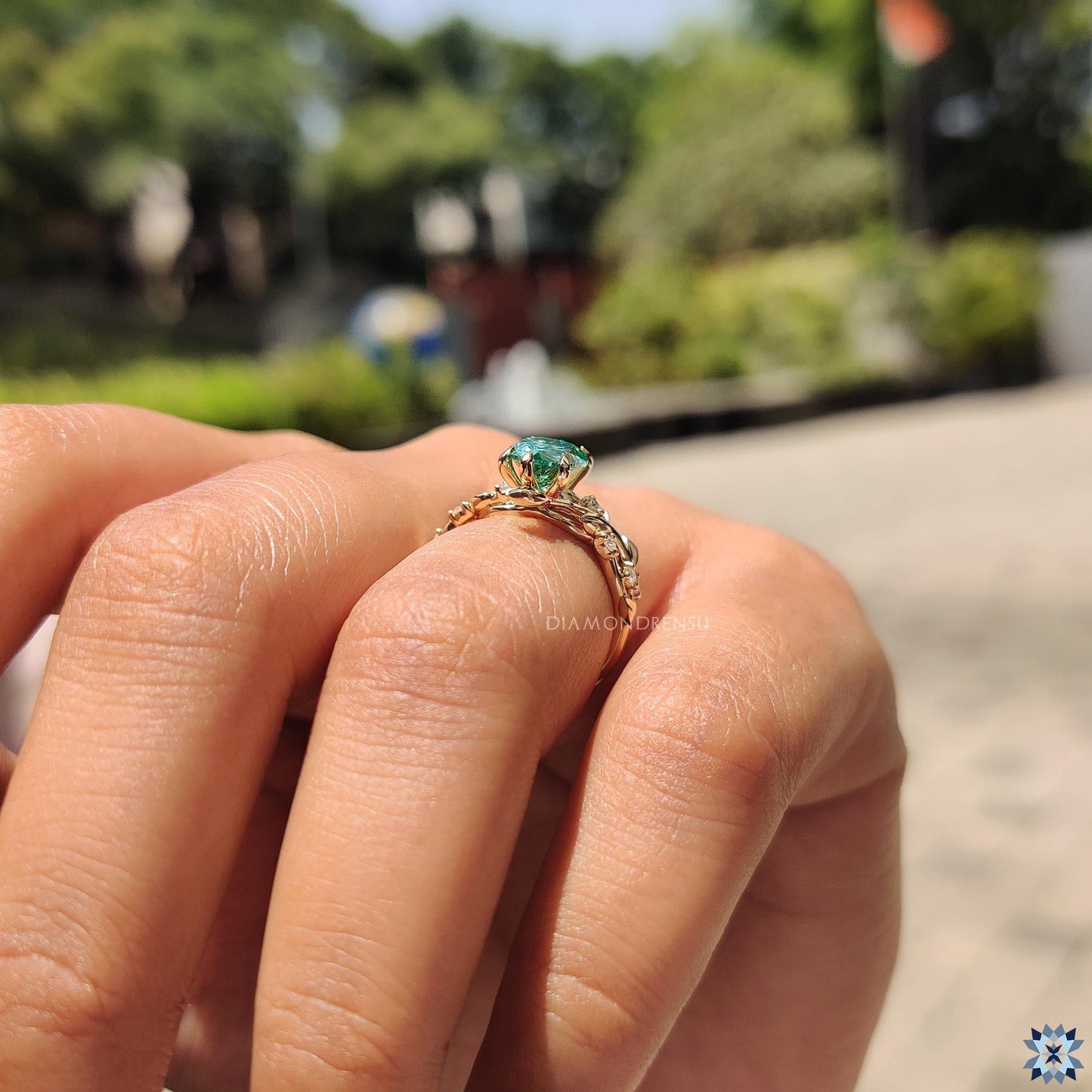 Cedrela — Anillo de Compromiso Diamante Verde 1.55 ct Oro 14K