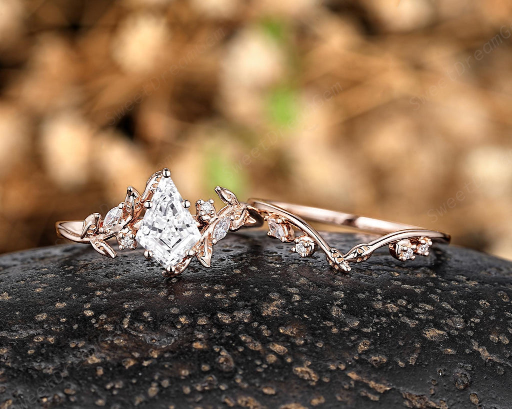 Juno Conjunto inspirado en la Naturaleza Anillo de Compromiso 1 Quilate + Argolla Diamantes de Laboratorio oro de 14 kilates