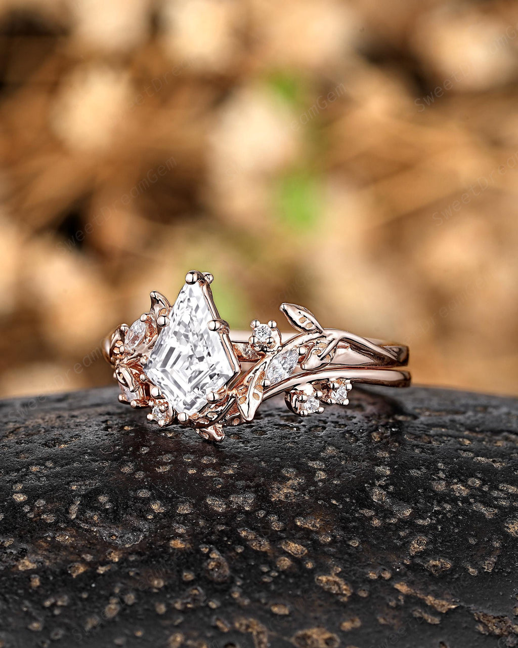 Juno Conjunto inspirado en la Naturaleza Anillo de Compromiso 1 Quilate + Argolla Diamantes de Laboratorio oro de 14 kilates