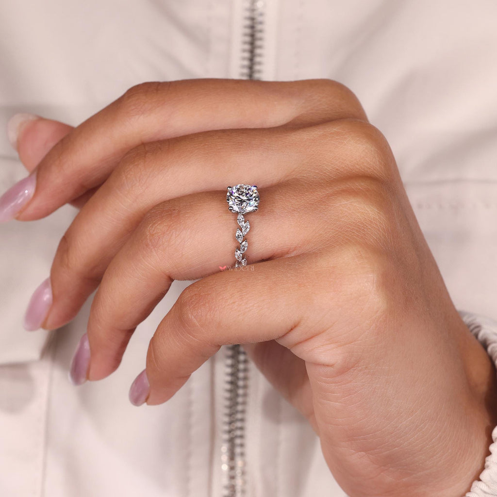 Haku Anillo de Compromiso con Diamante Redondo de 1.50ct Creado en Laboratorio: Diseño de Hoja de Vid