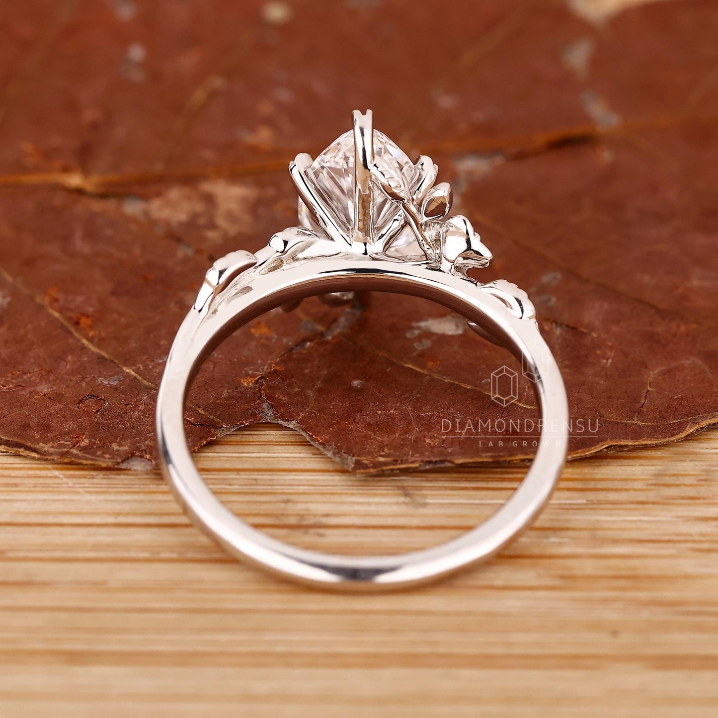Petunia — Anillo de Compromiso Diamante de Laboratorio Marquise 1 ct Oro 14K