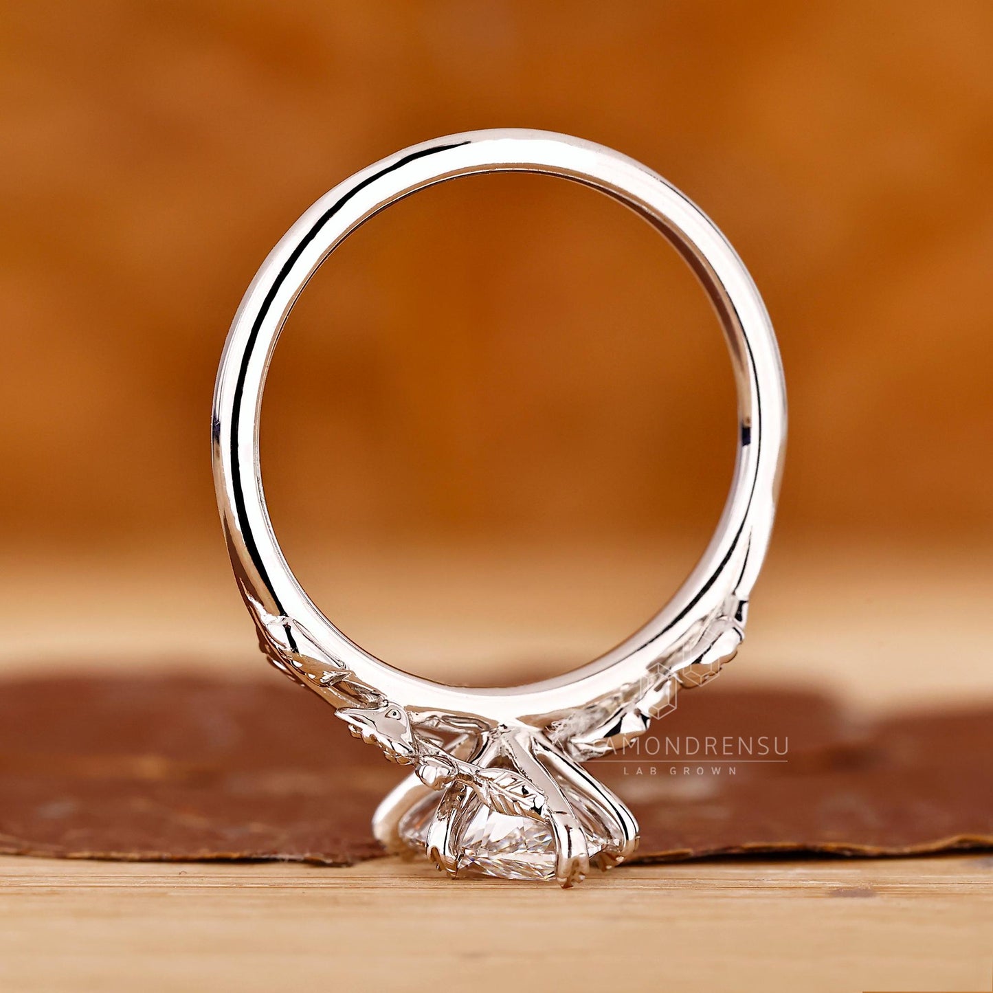 Petunia — Anillo de Compromiso Diamante de Laboratorio Marquise 1 ct Oro 14K