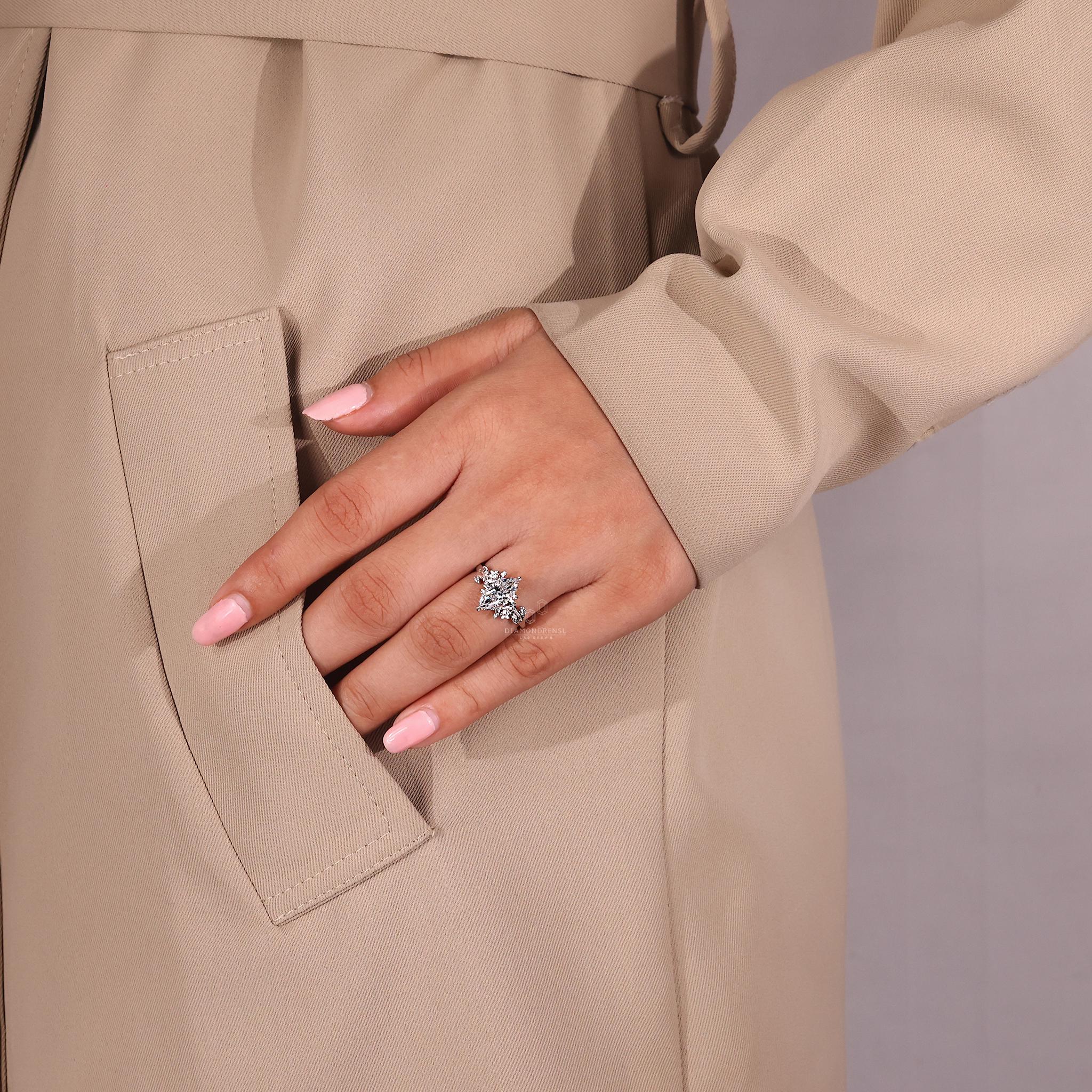 Azula 1 Quilate Anillo de Compromiso  Hojas y Pétalos de Oro Diamante de Laboratorio en Corte Marquise