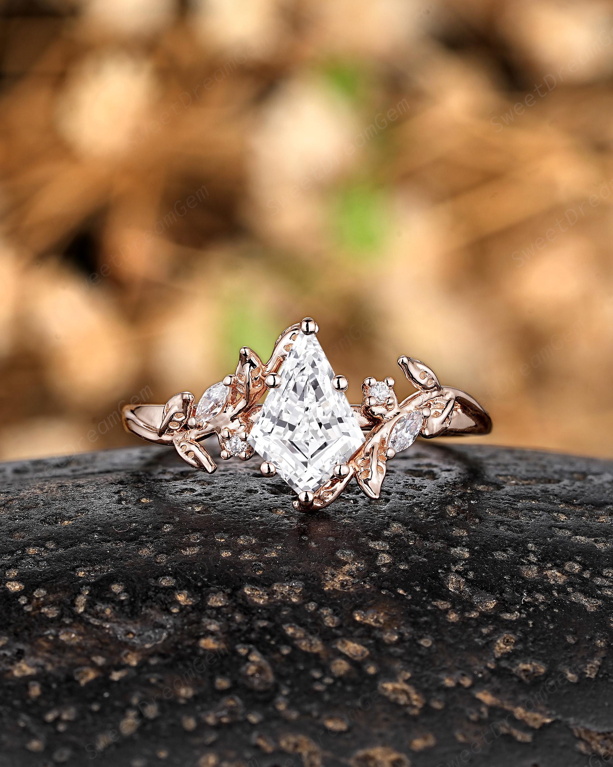 Juno Conjunto inspirado en la Naturaleza Anillo de Compromiso 1 Quilate + Argolla Diamantes de Laboratorio oro de 14 kilates