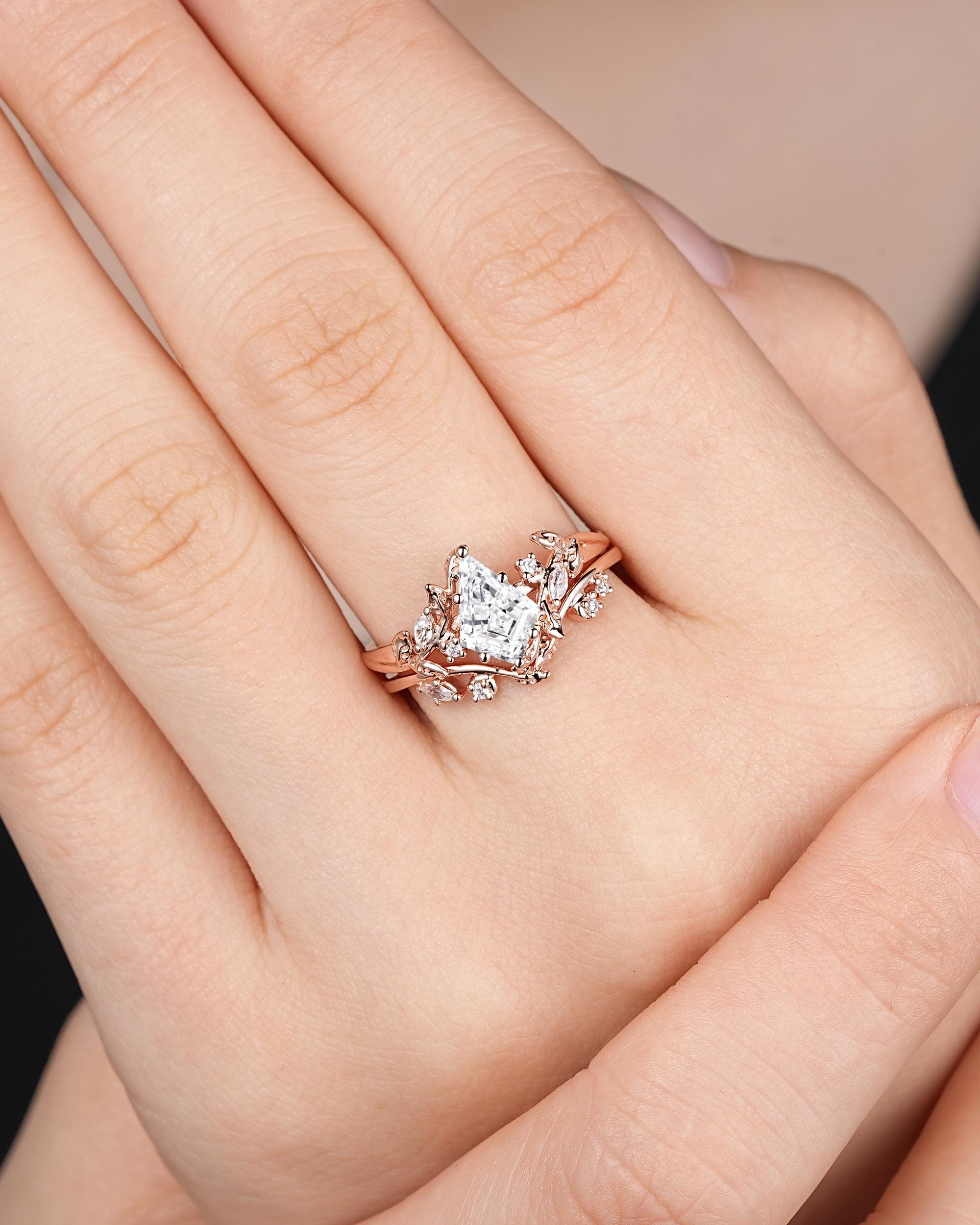 Juno Conjunto inspirado en la Naturaleza Anillo de Compromiso 1 Quilate + Argolla Diamantes de Laboratorio oro de 14 kilates