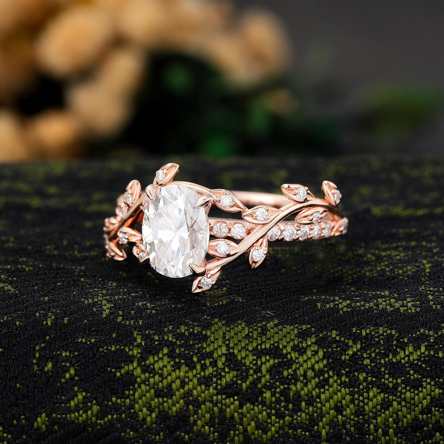 Zinnia — Anillo de Compromiso Diamante de Laboratorio Oval 1.5 ct Oro 14K