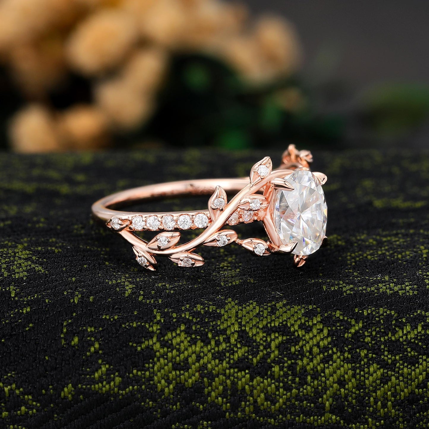 Zinnia — Anillo de Compromiso Diamante de Laboratorio Oval 1.5 ct Oro 14K