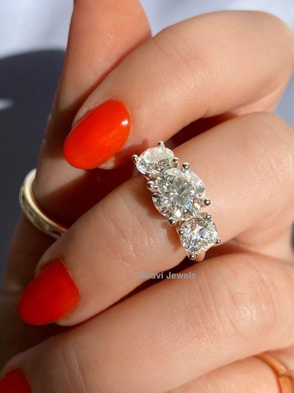 2 ct total Anillo de Compromiso Tres Piedras Corte Brillante Redondo
