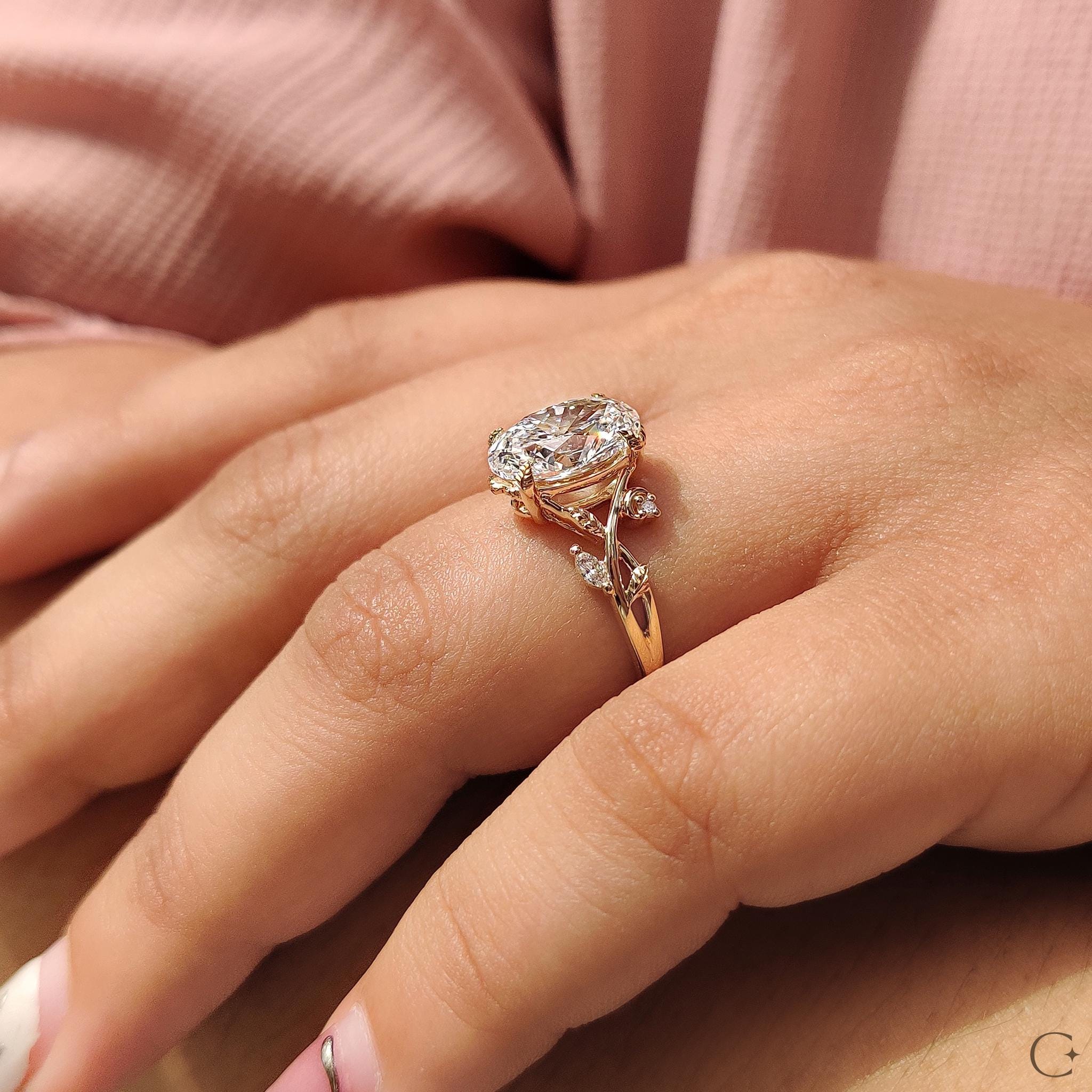 Arwen Anillo Inspirado en la Naturaleza de Diamante de Laboratorio Ovalado 3 Quilates