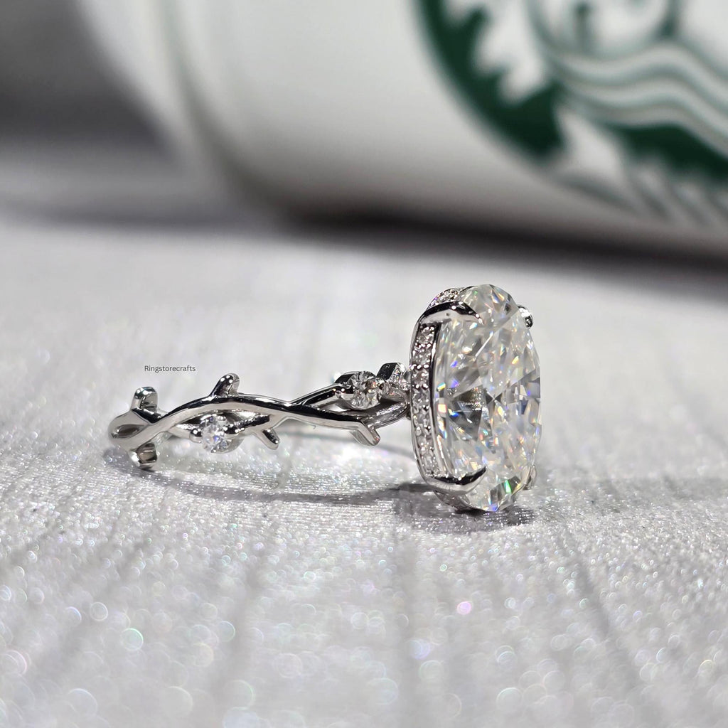 Seraphina Anillo con Patrón de Vides Florales y Diamante lab Oval 2.5 Ct