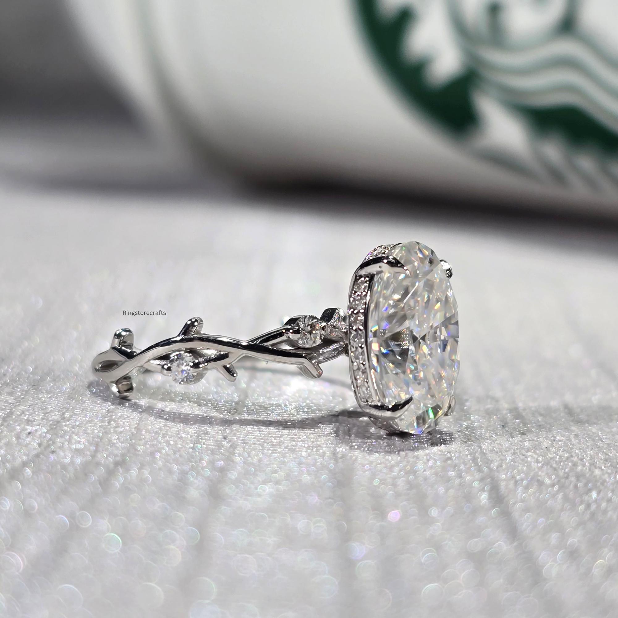 Seraphina Anillo con Patrón de Vides Florales y Diamante lab Oval 2.5 Ct