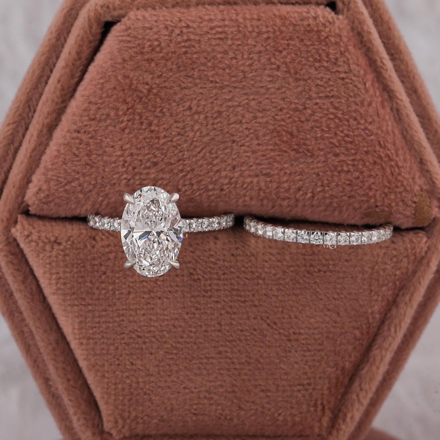 2 ct Anillo+ Argolla Set de Compromiso con Diamante Ovalado Lab-Grown