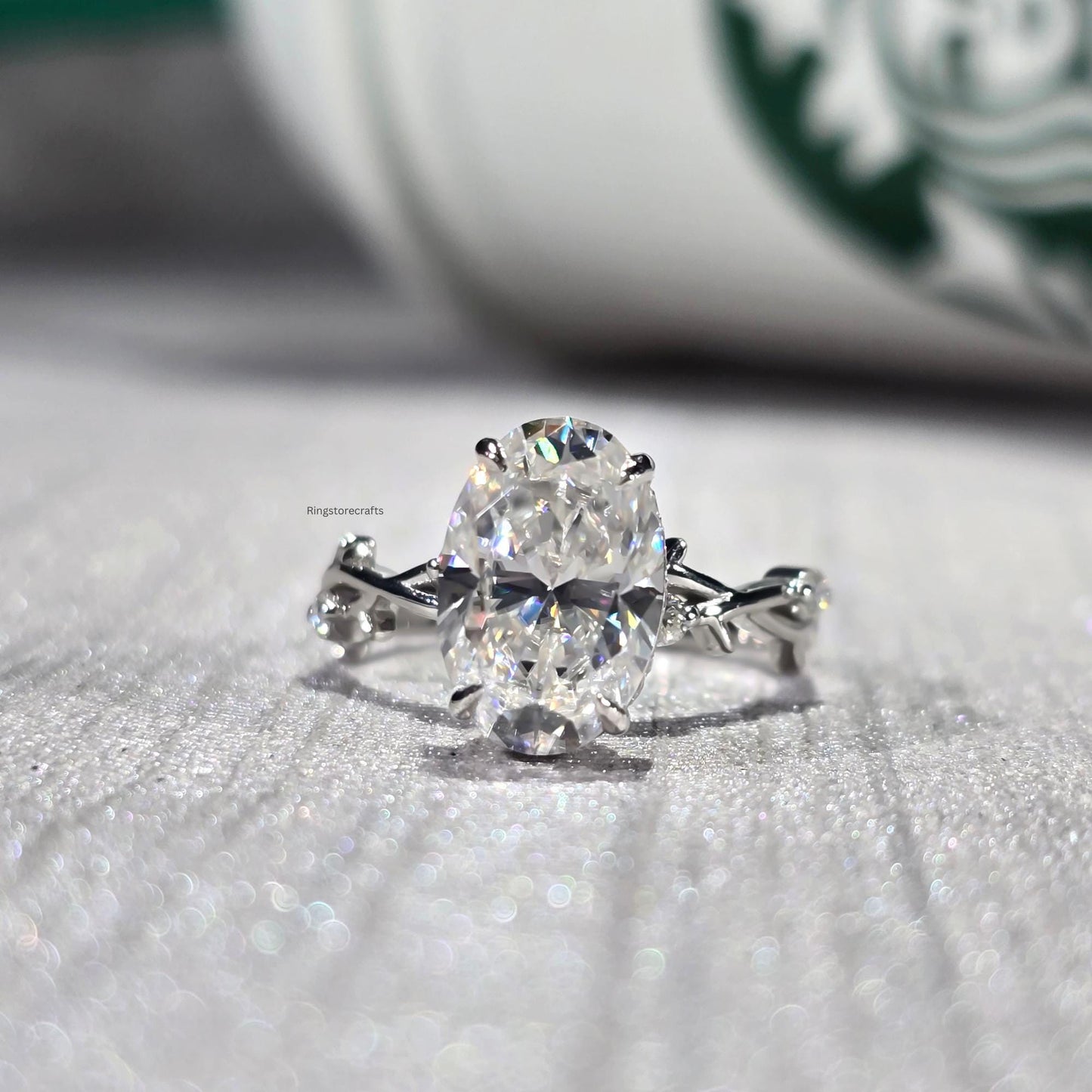 Begonia — Anillo de Compromiso Diamante de Laboratorio Oval 2.5 ct Oro 14K