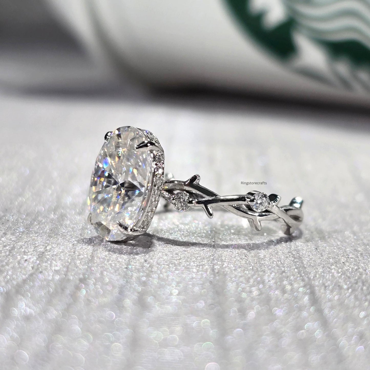 Begonia — Anillo de Compromiso Diamante de Laboratorio Oval 2.5 ct Oro 14K