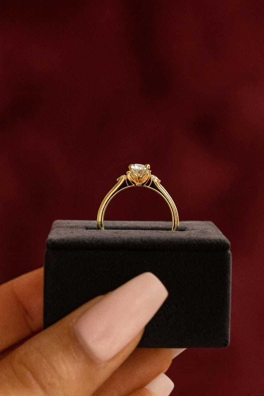 2 ct Anillo de Compromiso Tres Piedras Corte Ovalado
