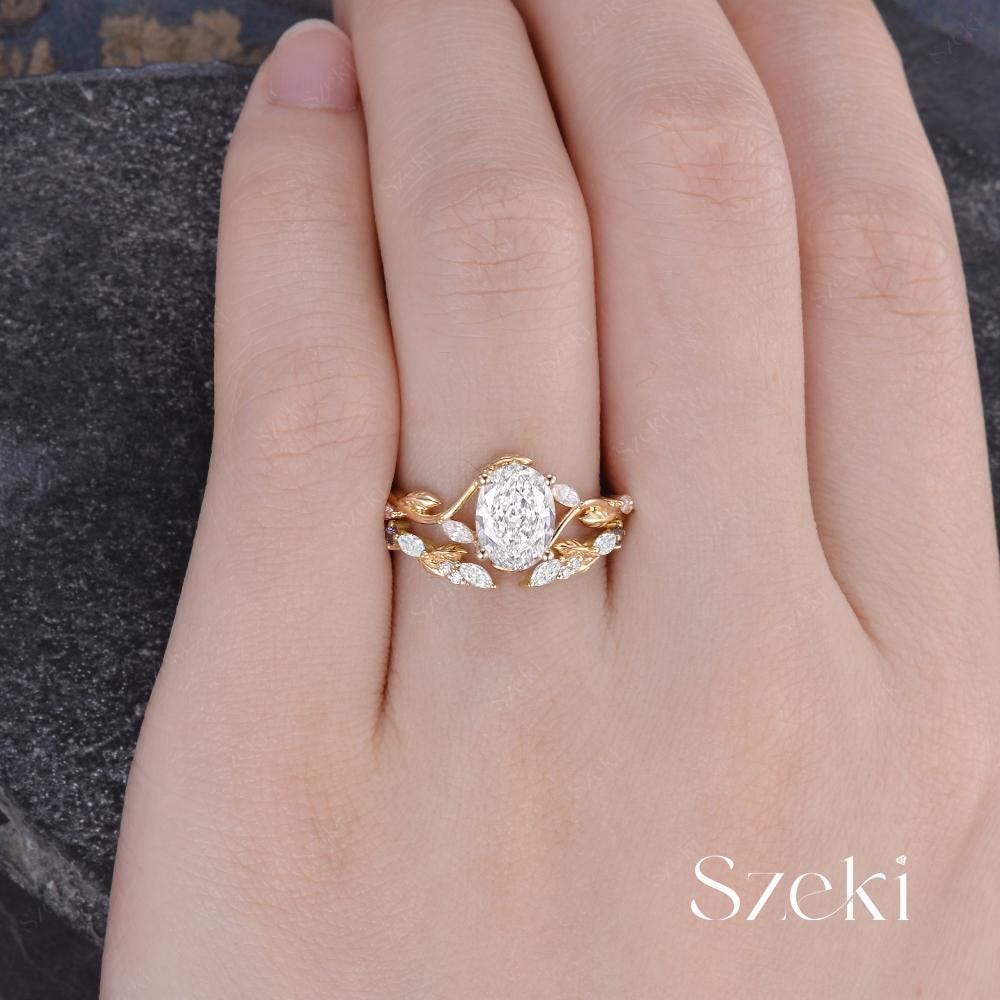 Eco del Amanecer Conjunto Nupcial Hoja de Vid de oro 14 kilates Diamante Oval1.5 ct