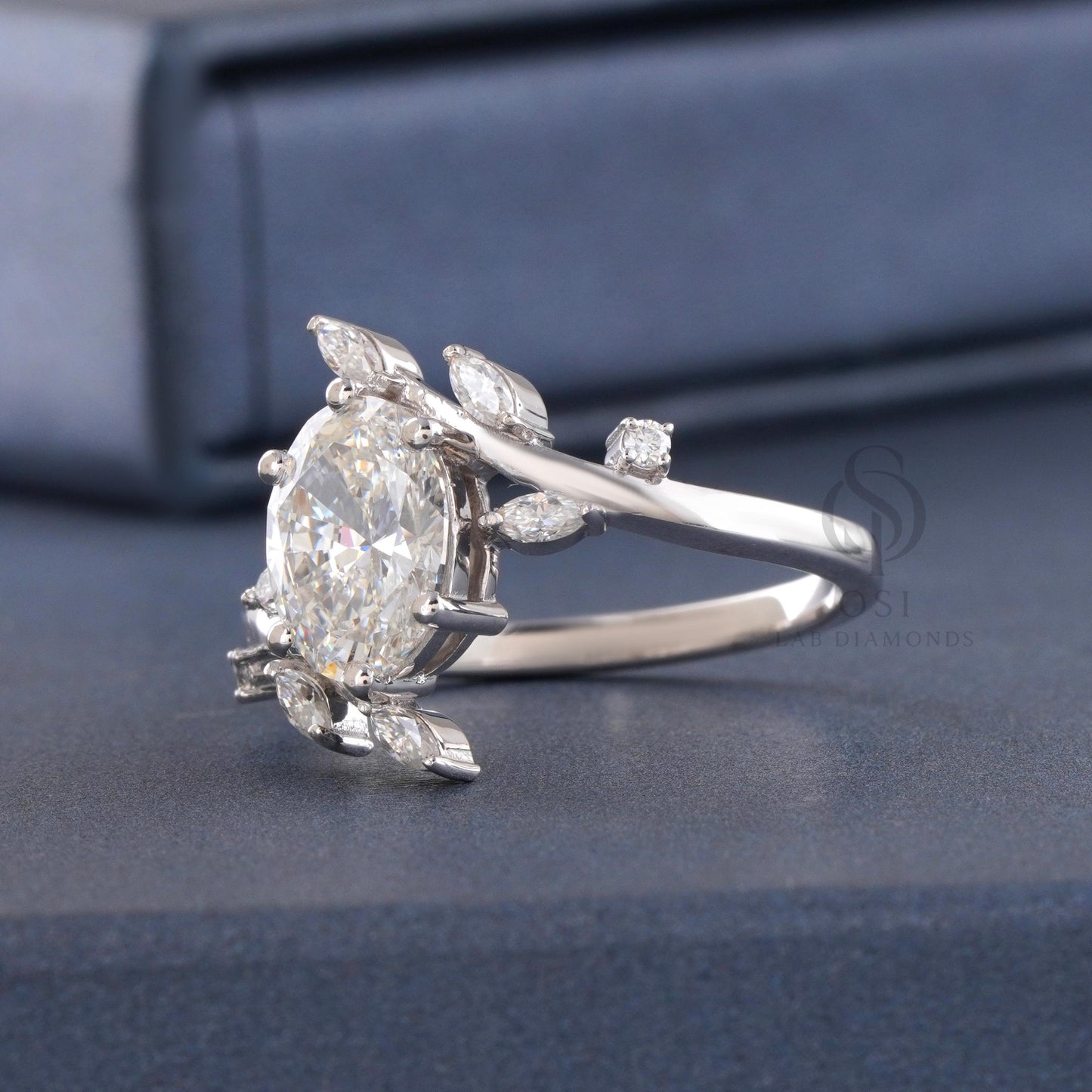 Almendra — Anillo de Compromiso Diamante de Laboratorio Oval 1.50 ct Oro 14K
