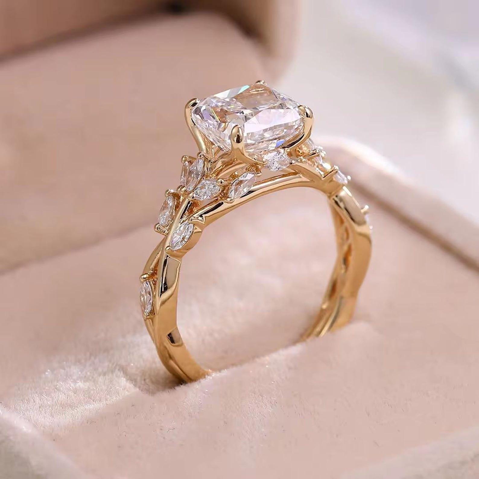 Kira Anillo de Corte Cojín y Marquesa de 2.60 CTW, Diamante de Laboratorio Certificado IGI, Anillo de Oro Amarillo de 14K Inspirado en Hojas, Opción de Moissanita Disponible