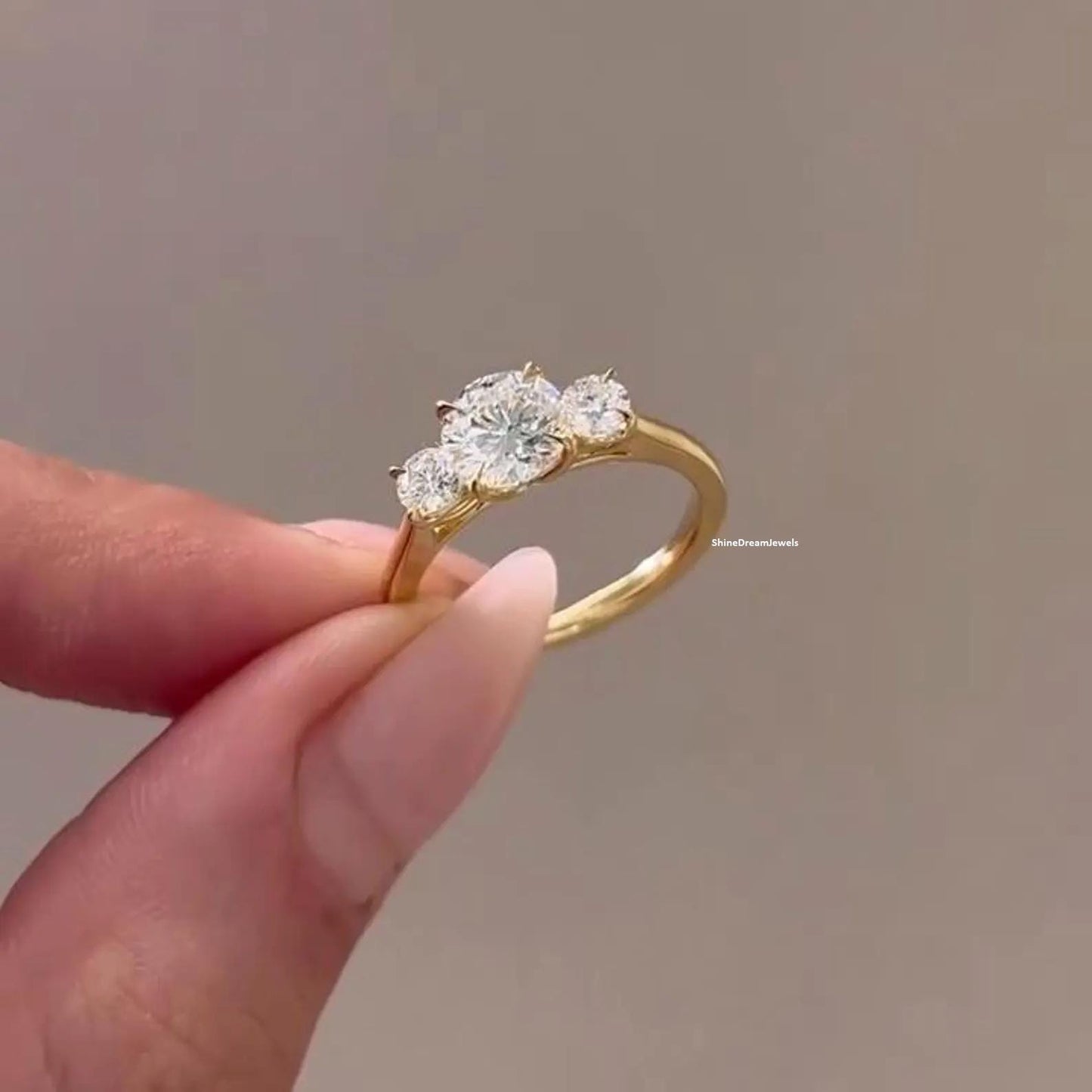 1.50 ct Anillo de Compromiso Catedral Tulipán Tres Piedras Corte Redondo