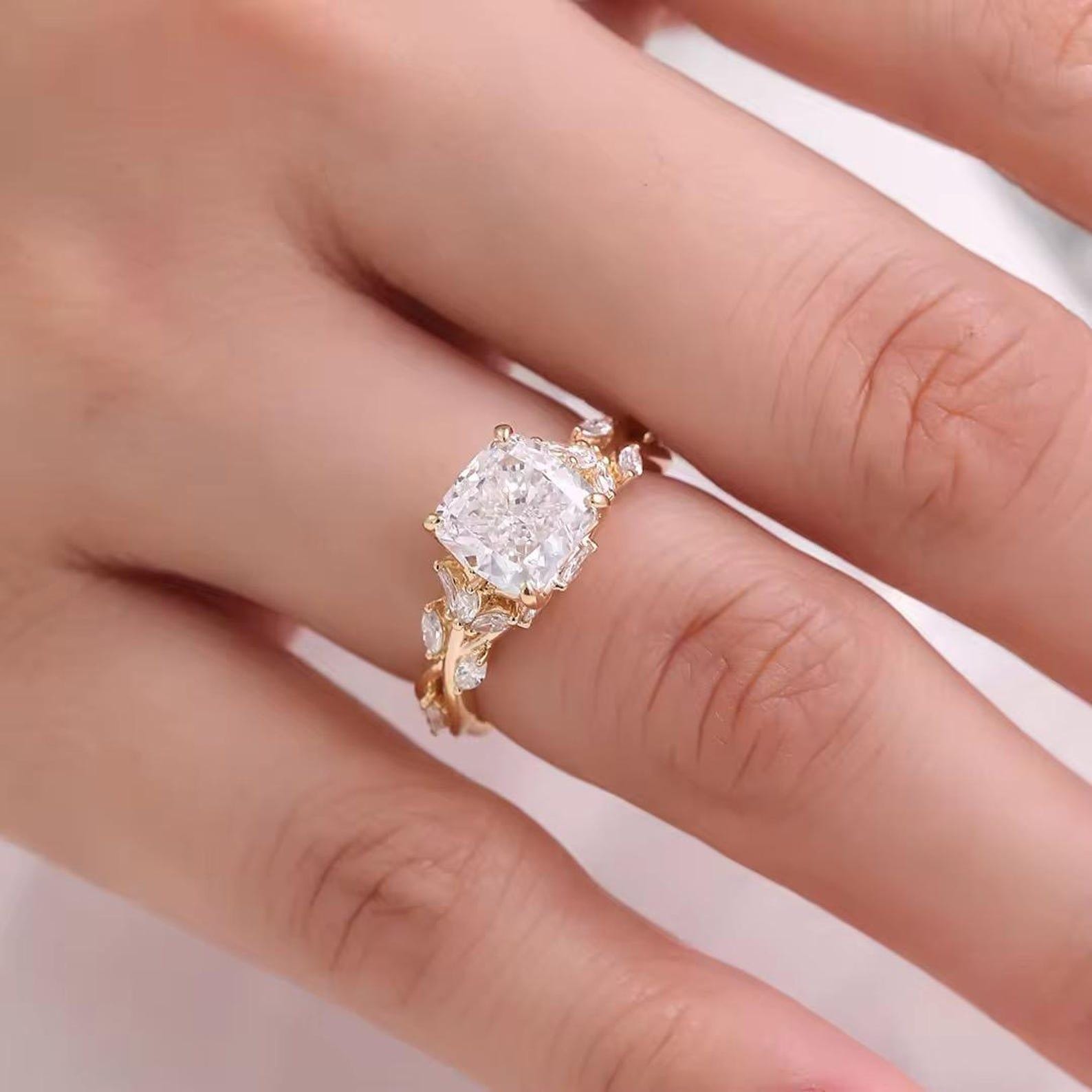 Kira Anillo de Corte Cojín y Marquesa de 2.60 CTW, Diamante de Laboratorio Certificado IGI, Anillo de Oro Amarillo de 14K Inspirado en Hojas, Opción de Moissanita Disponible