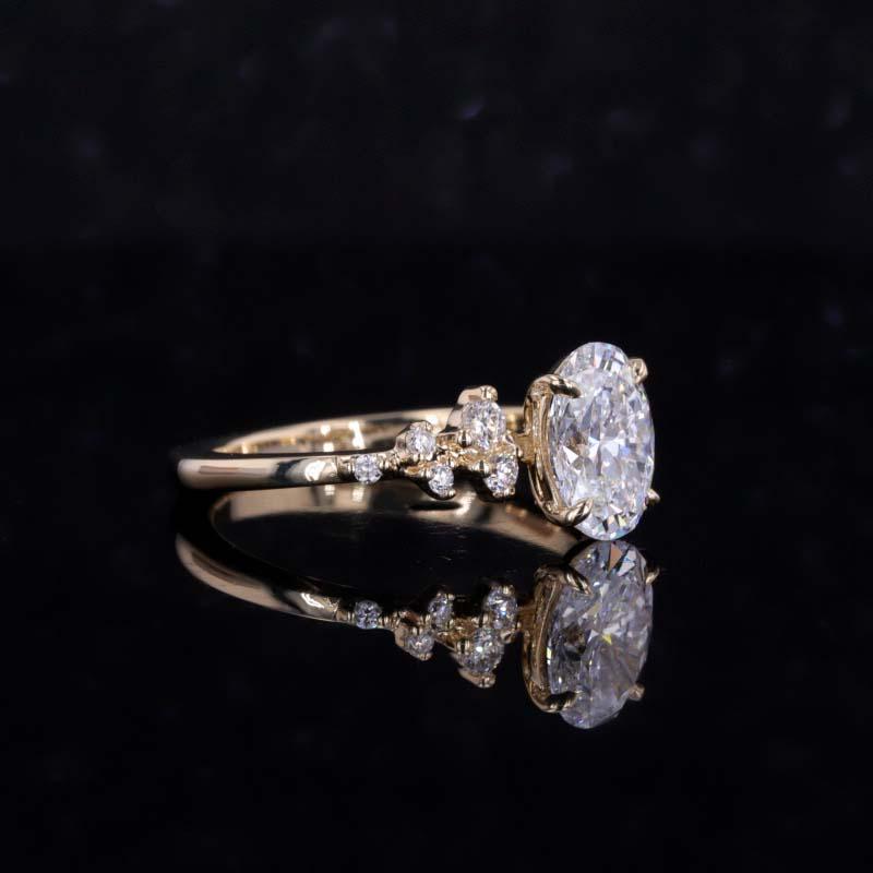 Hinata Anillo de Compromiso de Diamante Creado en Laboratorio 1. 75 ct Inspirado en la Naturaleza: Diseño de Rama y Hoja en Oro