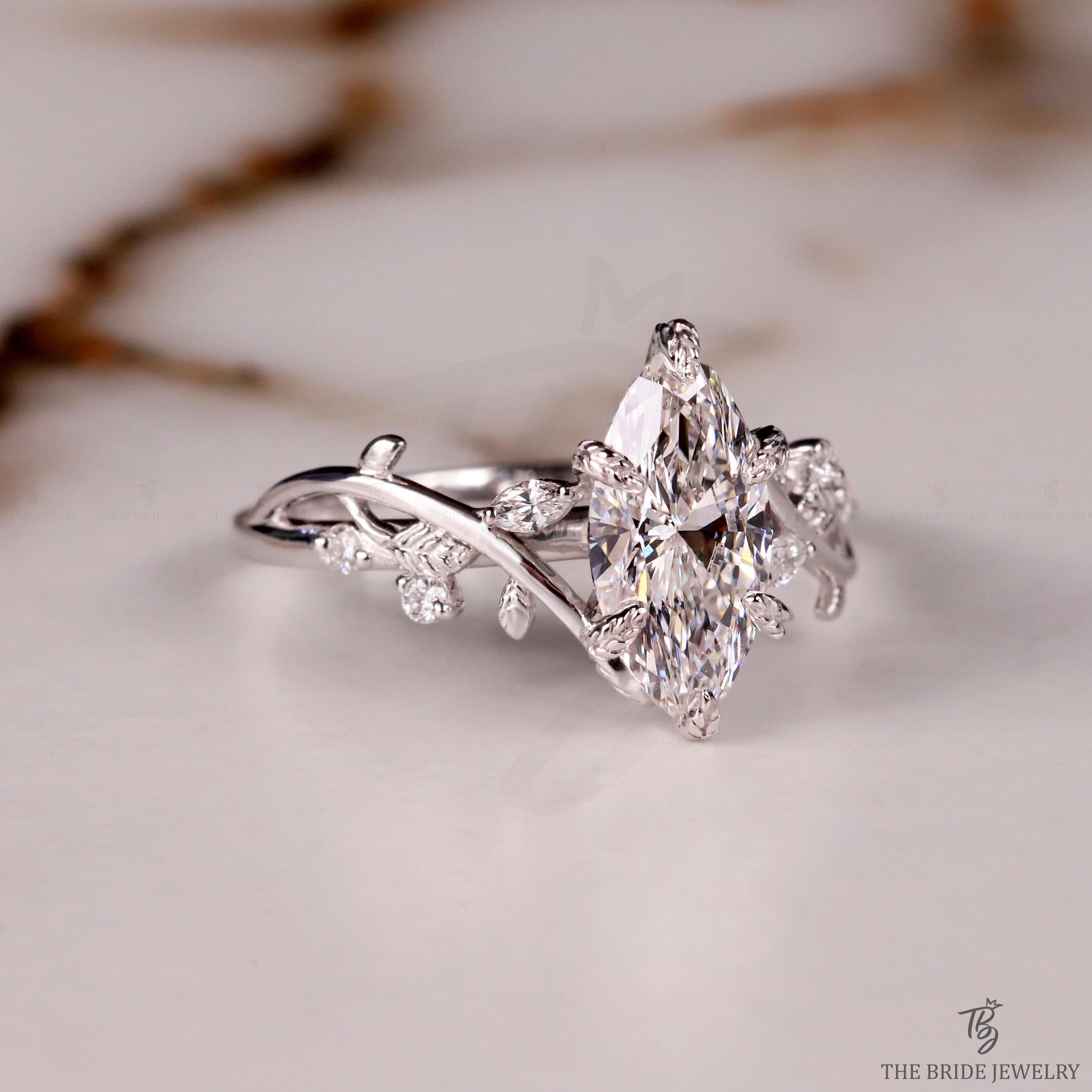 Astrid Anillo de Compromiso Floral Vintage de Diamante  Marquise 1.25 ct con Hojas y Pétalos en oro de 14 Kilates