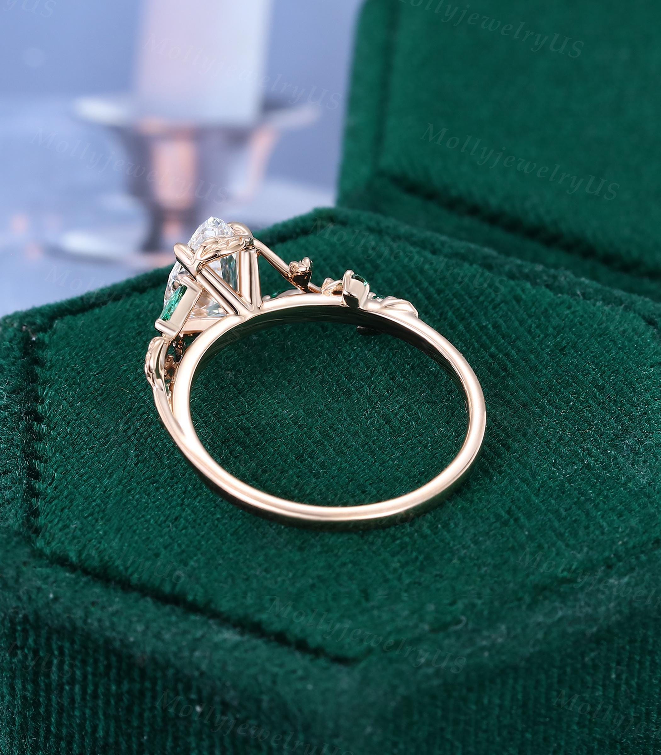 Sophie 1 ct Anillo de Compromiso Inspirado en la Naturaleza con Diamante verde de Laboratorio Corte Pera en Oro de 14K