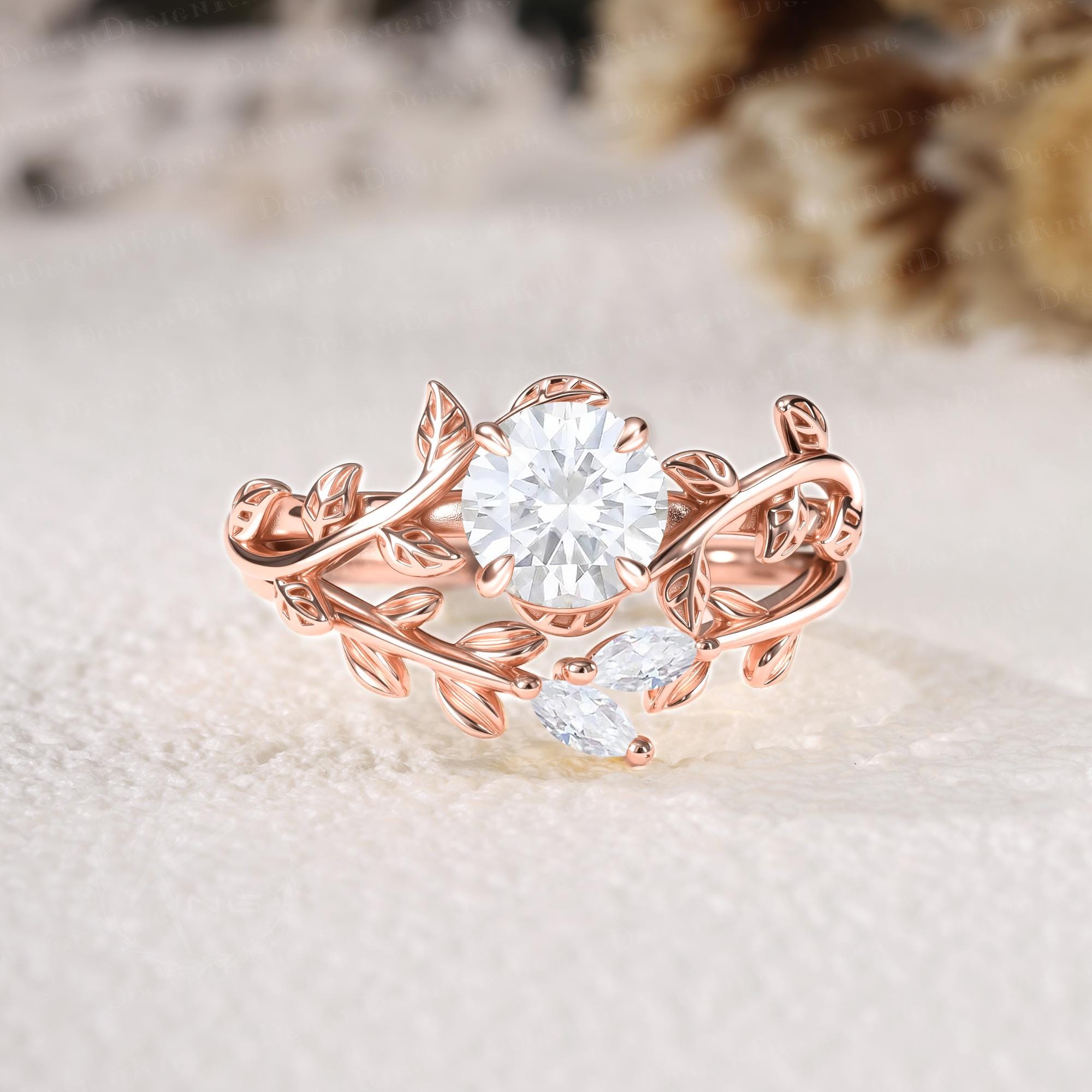 Kaia Set  Inspirado en la Naturaleza Anillo de Compromiso 1 Quilate + Argolla Vintage con Diamante de Laboratorio en Oro de 14K